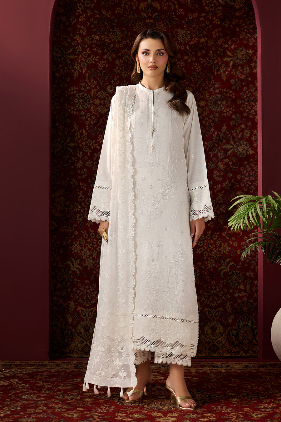 Ivory Serenade – Embroidered Off-White Lawn 3-Piece Festive Suit - Pehnaawaa