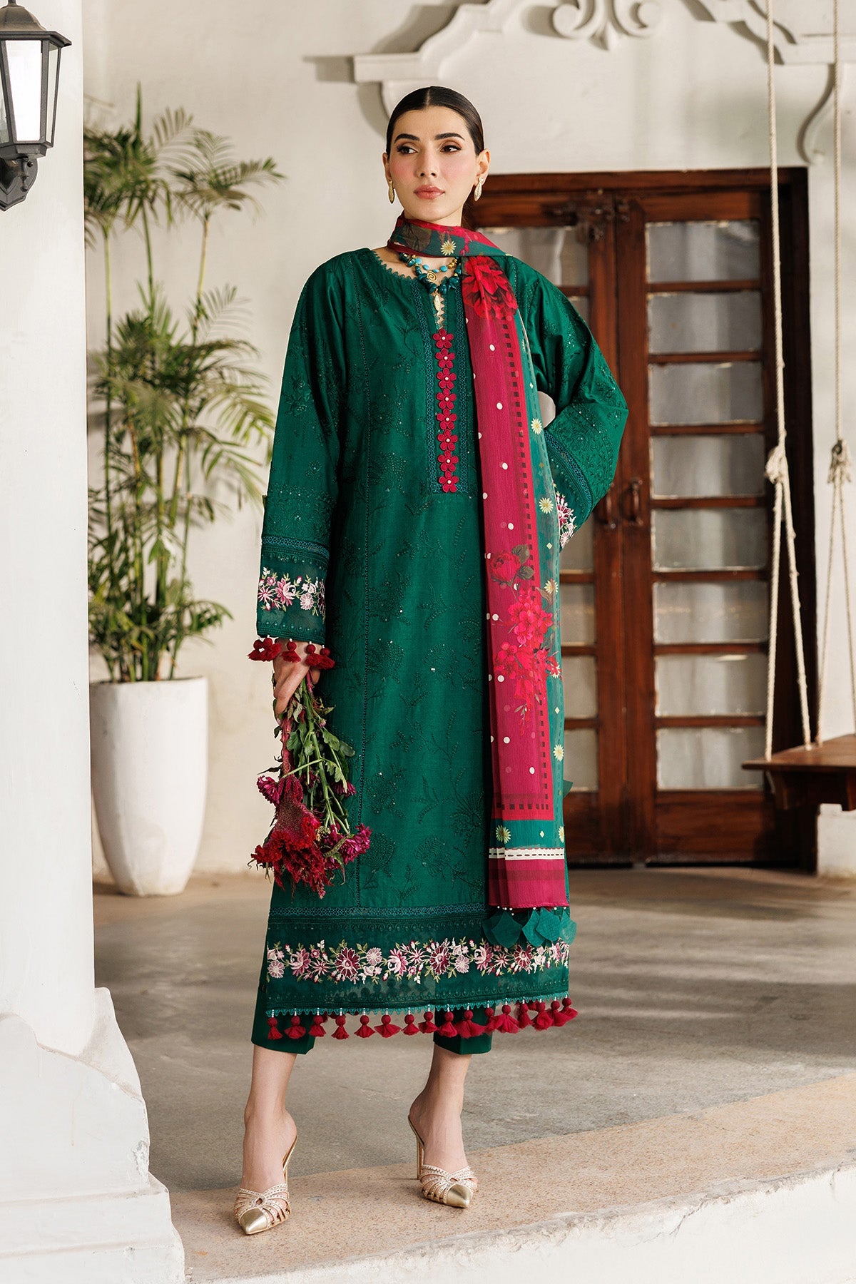 Emerald Bloom – Luxury Embroidered Deep Green Lawn 3-Piece Festive Suit