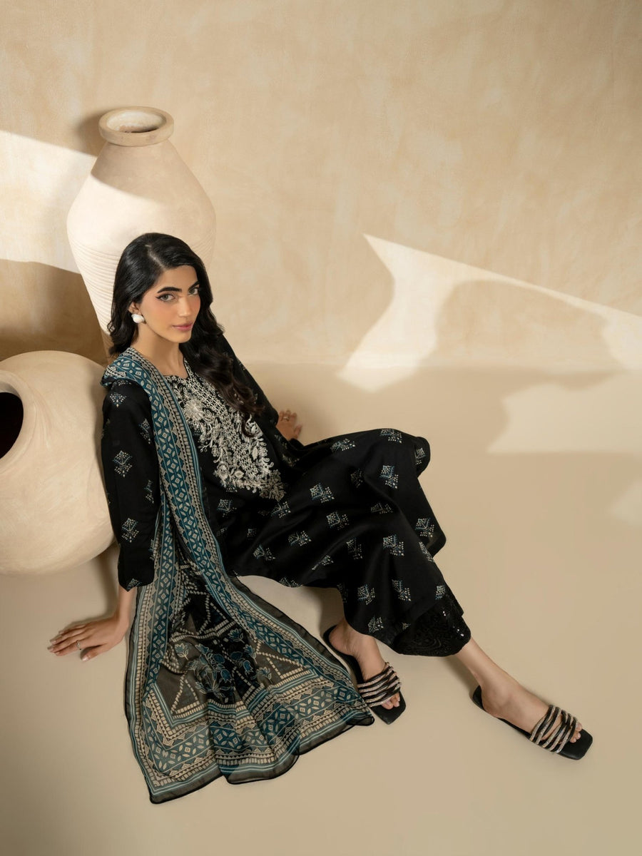 2 Piece Lawn Suit - Embroidered (Pret) - Pehnaawaa