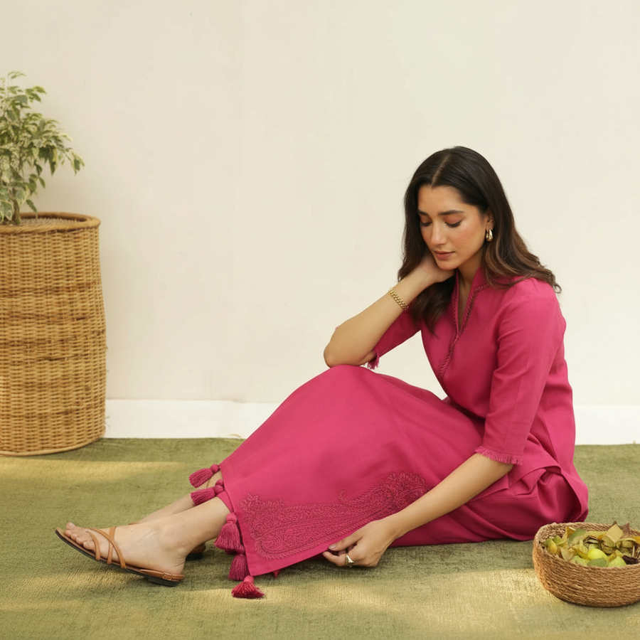 Shocking Glow – 3-Piece Lawn Embroidered Suit - Pehnaawaa
