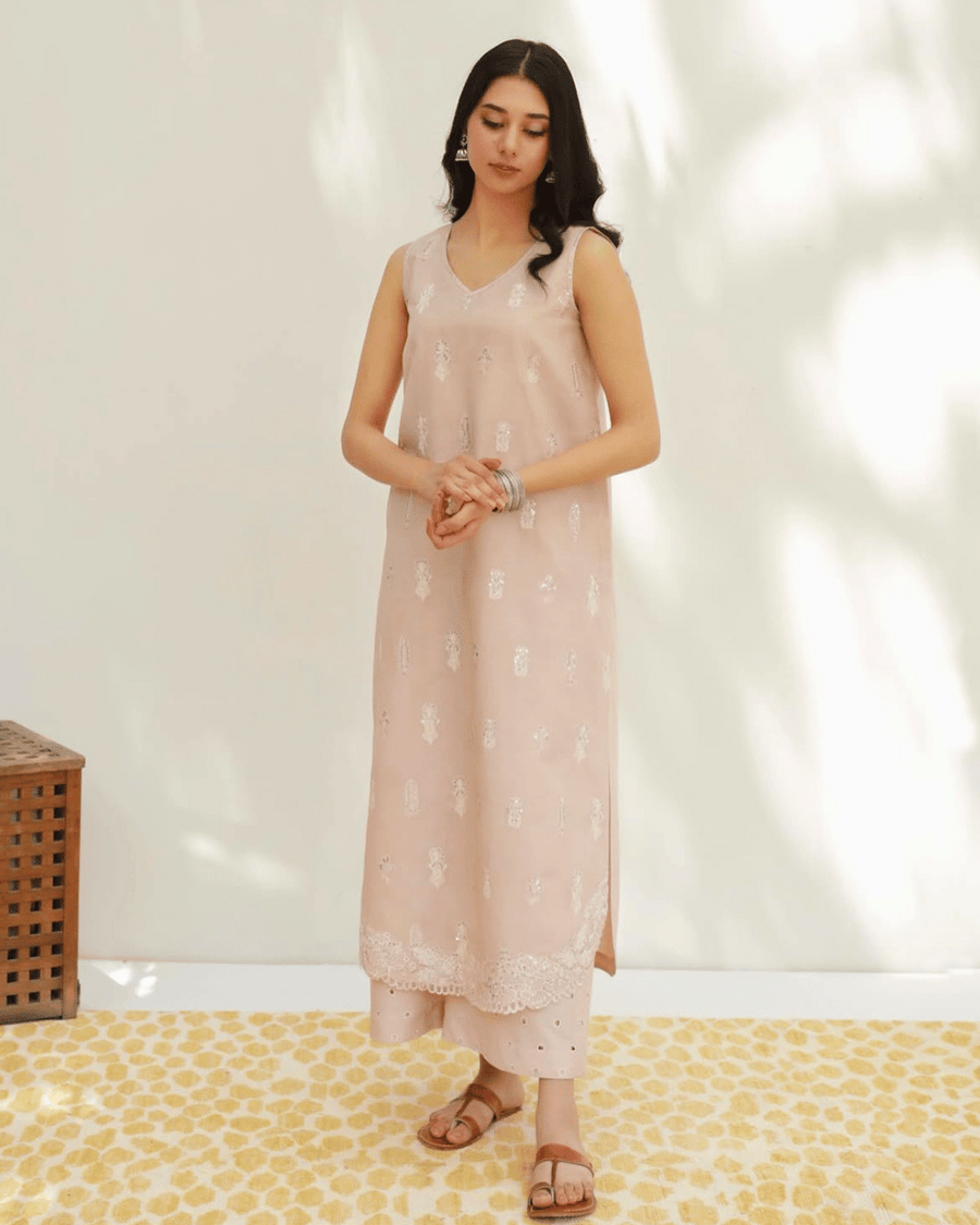 Dusty Pink – Elegant Summer Suit for Women