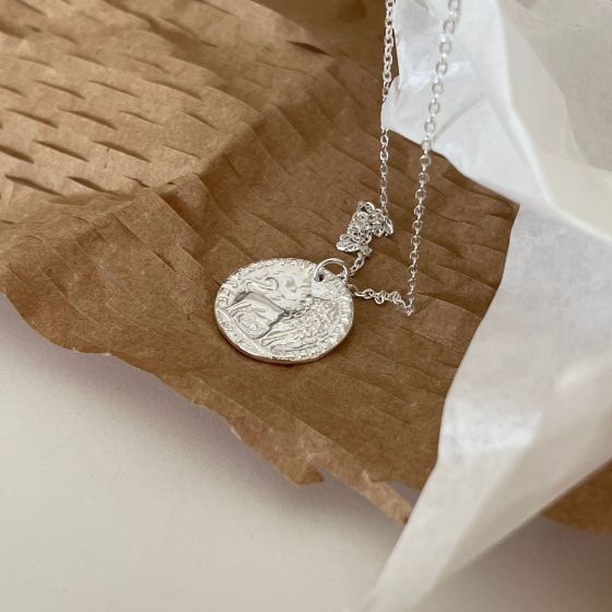 Casual Round Relief Brave Lion 925 Sterling Silver Necklace