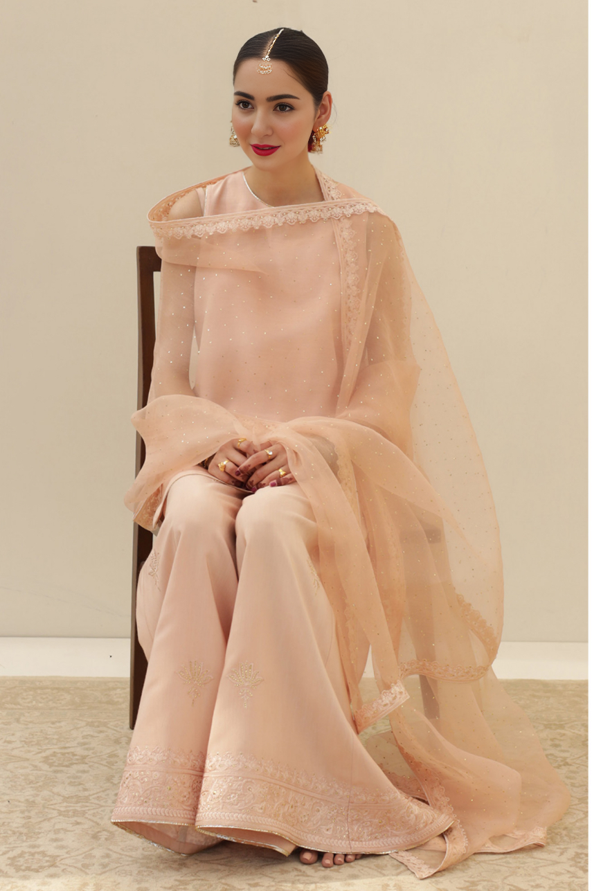 Peach Dust – Elegant Summer Suit for Women