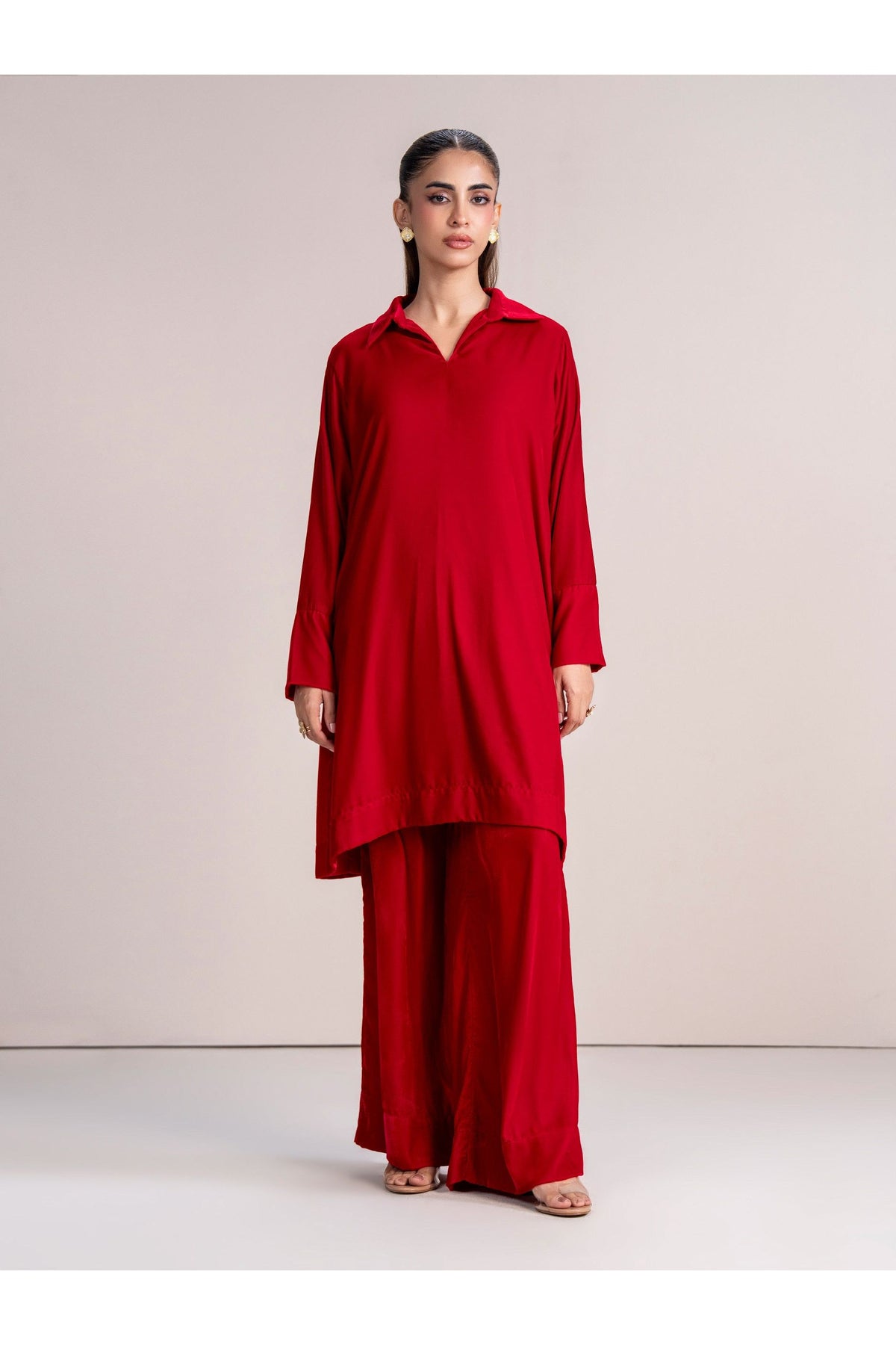Crimson Velvet 2-Piece Suit | Relaxed Collar Silhouette