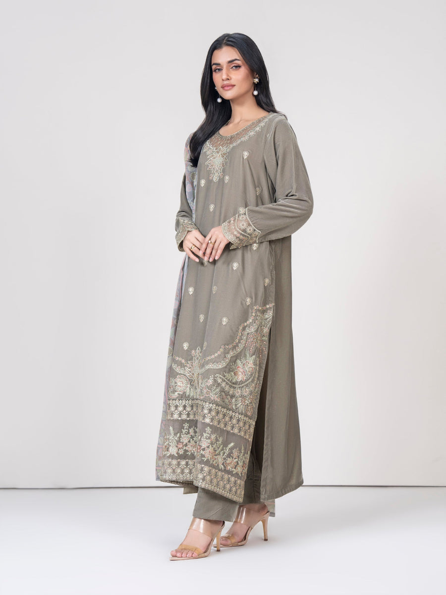 3 Piece Velvet Suit- Embroidered (Pret) - Pehnaawaa