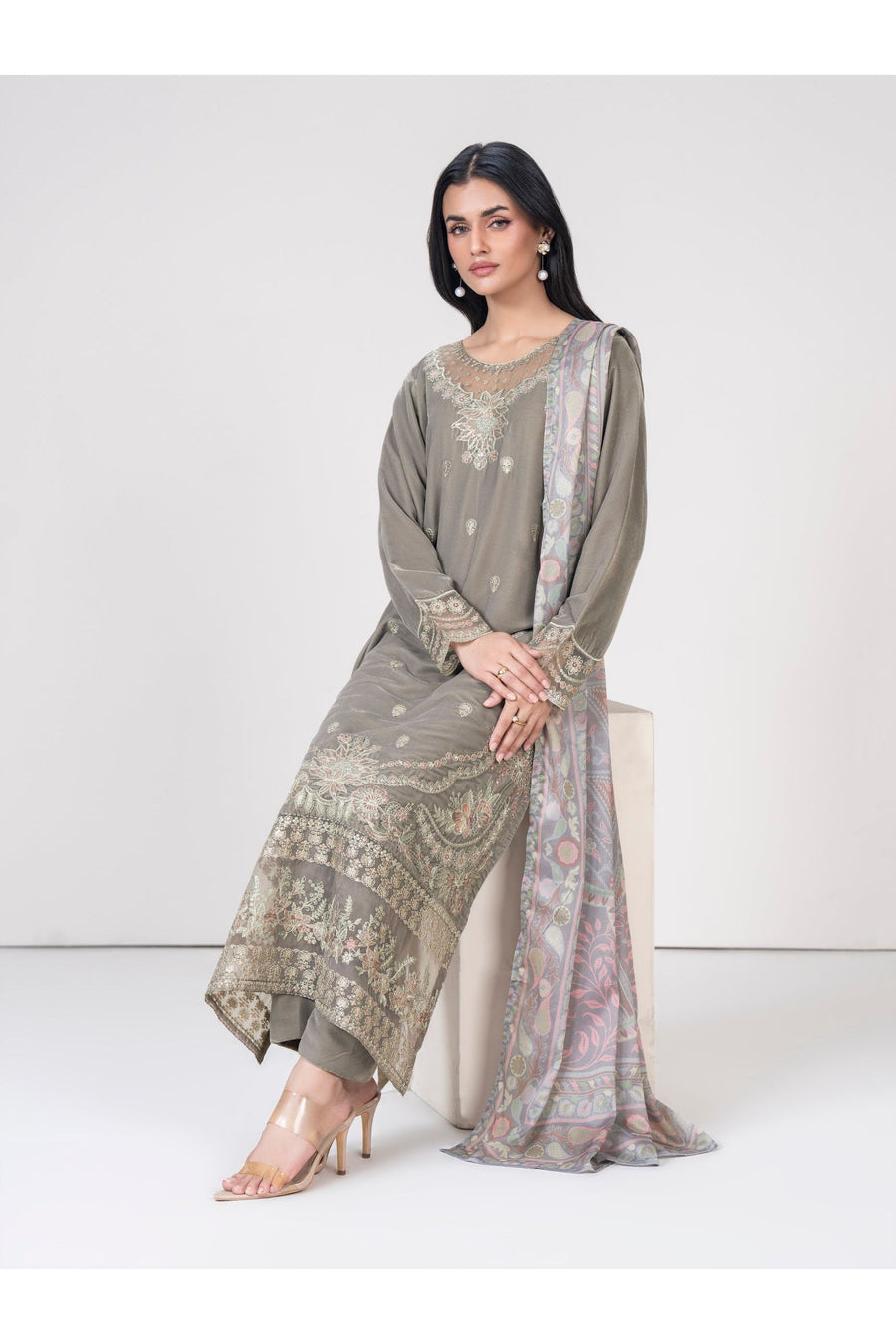 Sage Velvet 3-Piece Suit | Tilla Embroidered Organza Patch - Pehnaawaa
