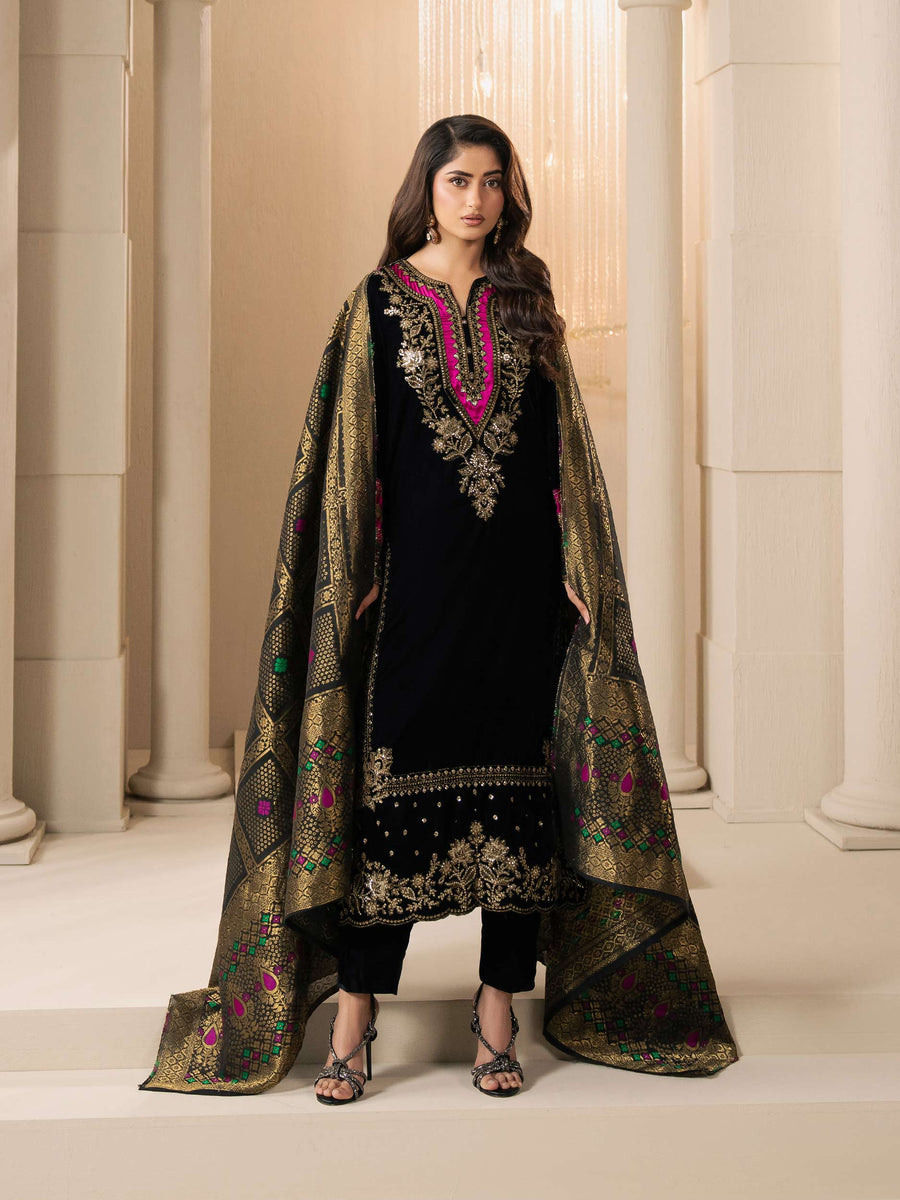 3 Piece Velvet Suit-Embroidered (Pret) - Pehnaawaa
