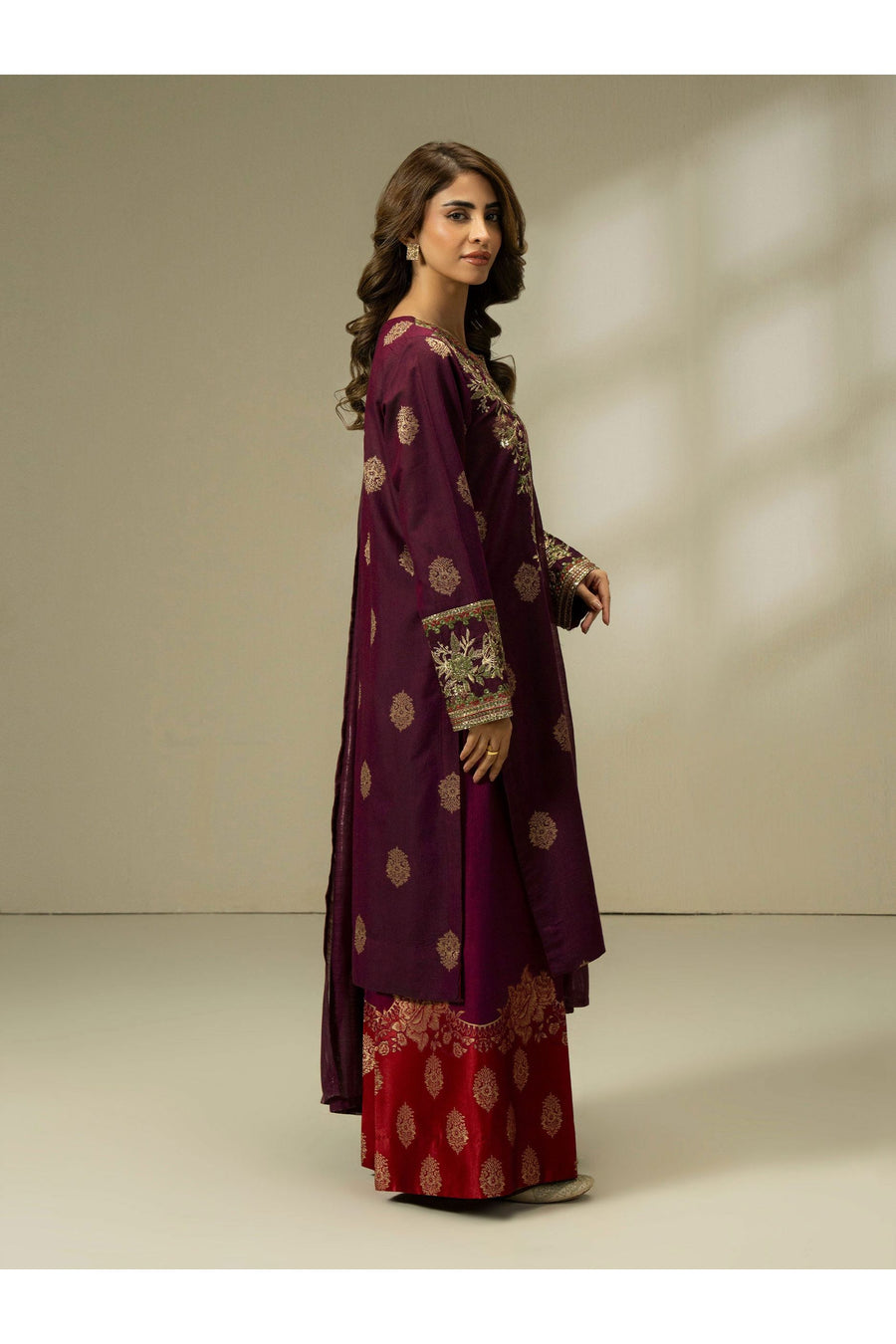 Stylish 3 Piece Jacquard Embroidered Suit