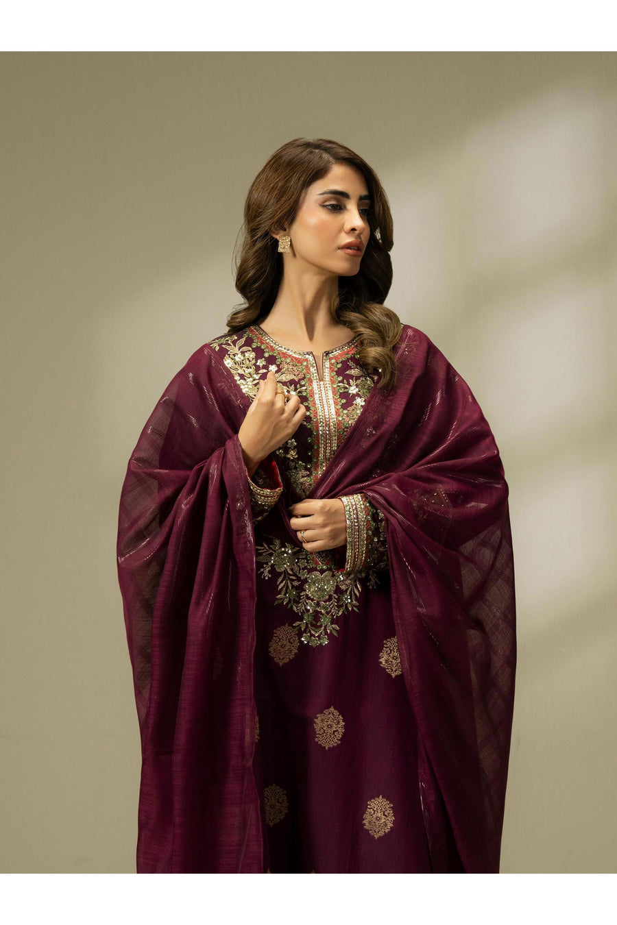 Stylish 3 Piece Jacquard Embroidered Suit