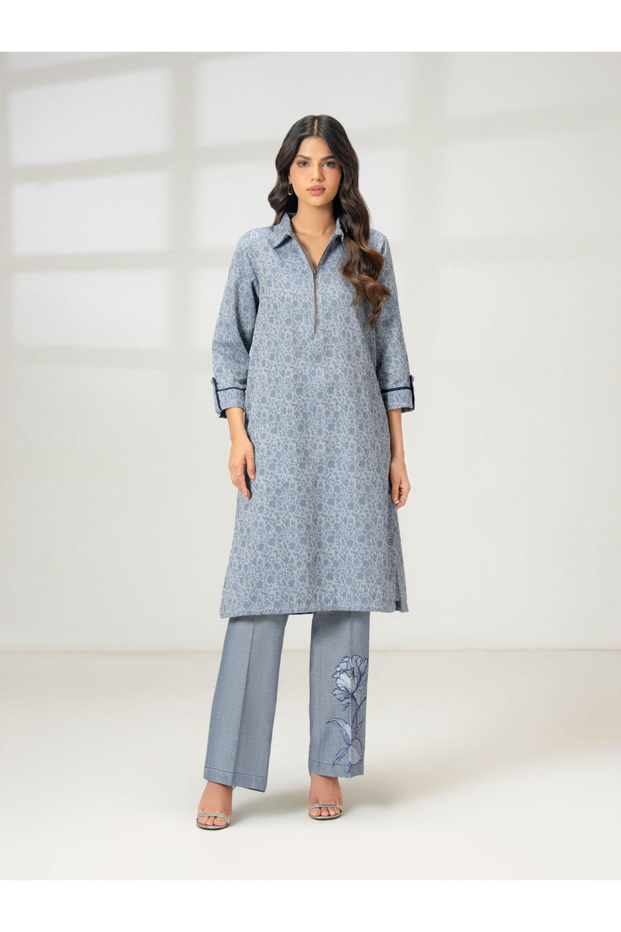 Stylish Embroidered Jacquard Suit Set