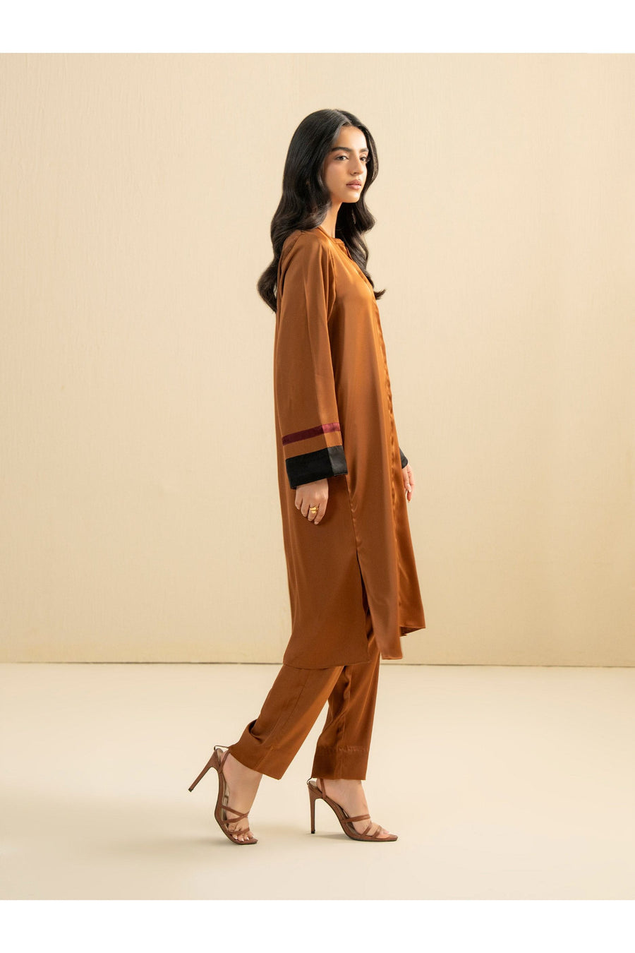 Silk Two-Piece Suit for Casual Elegance