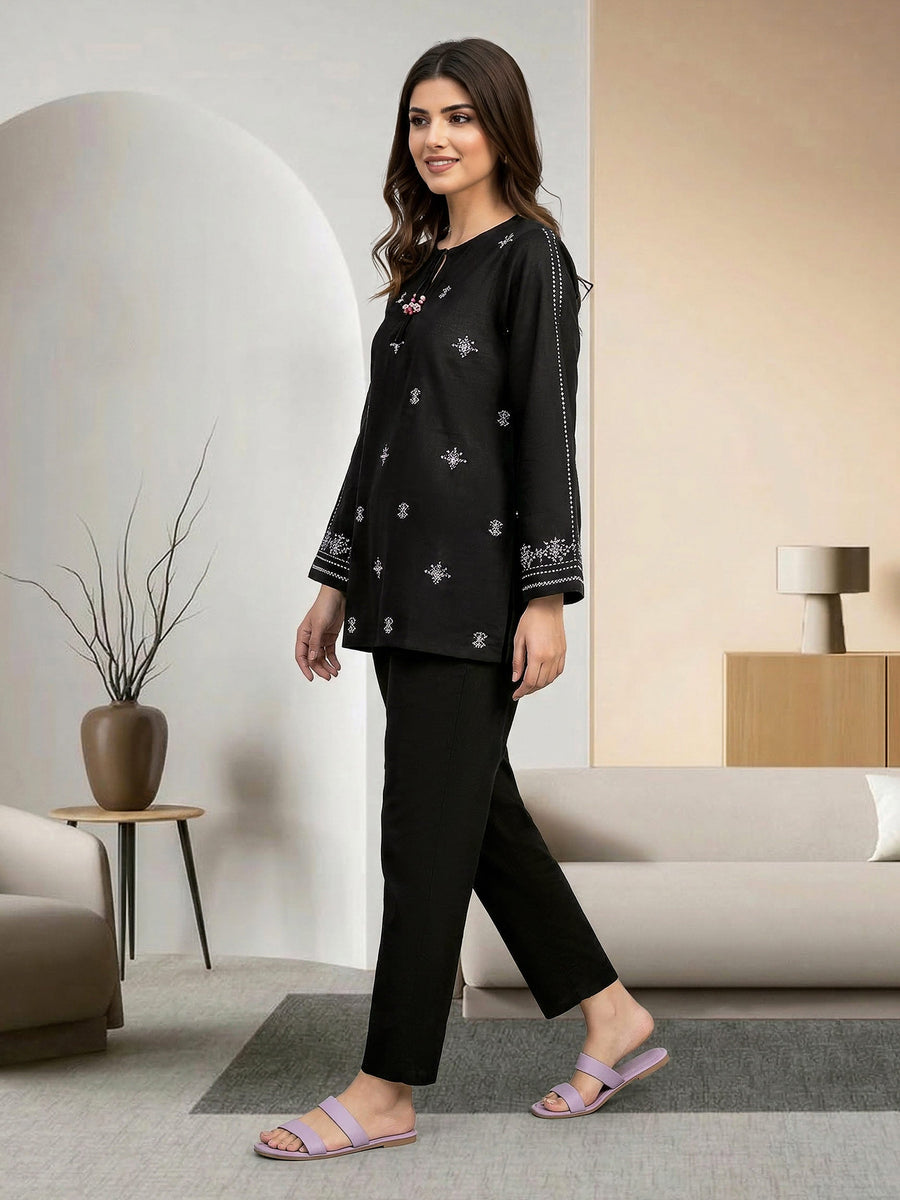 Black Lawn Eastern Top | Tassel