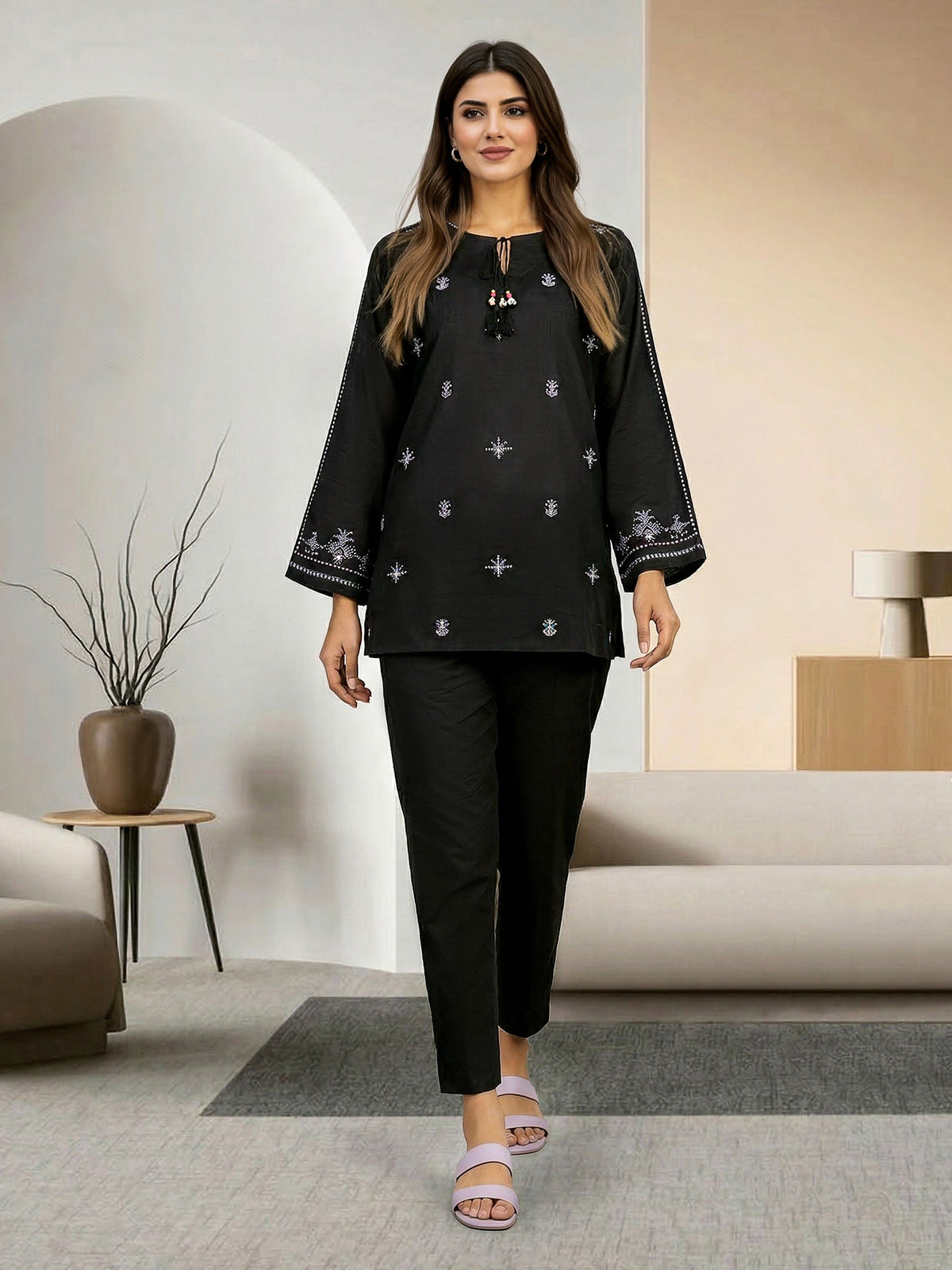 Black Lawn Eastern Top | Tassel