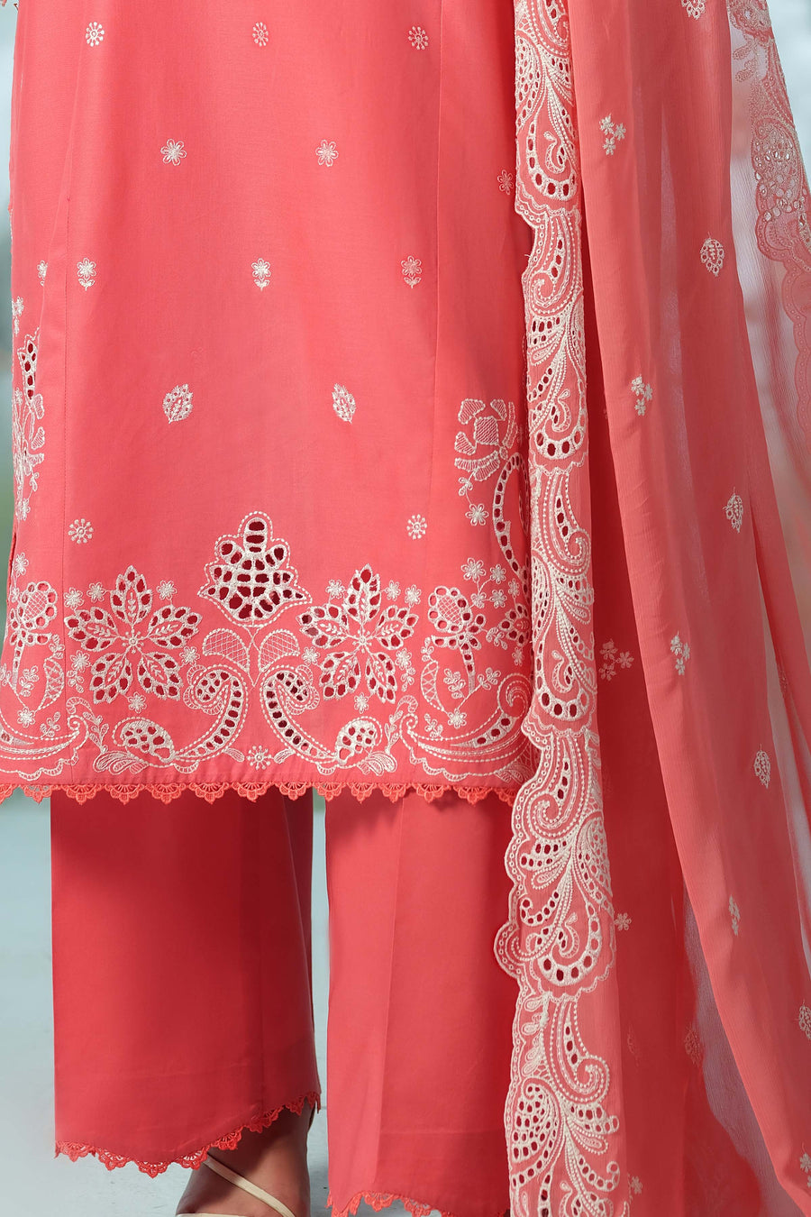 LAWN | EMBROIDERED - Pehnaawaa