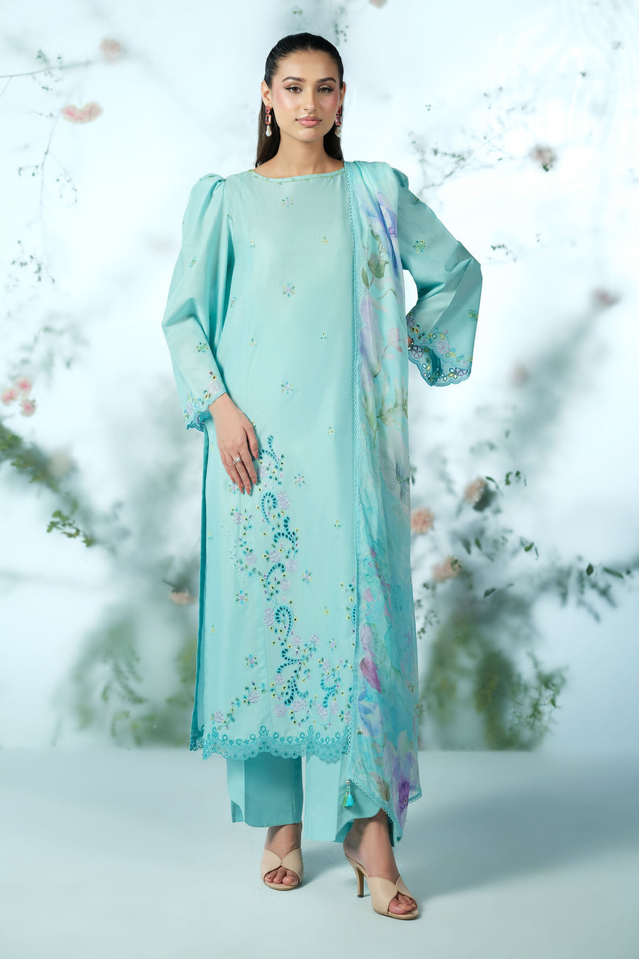 LAWN | EMBROIDERED - Pehnaawaa