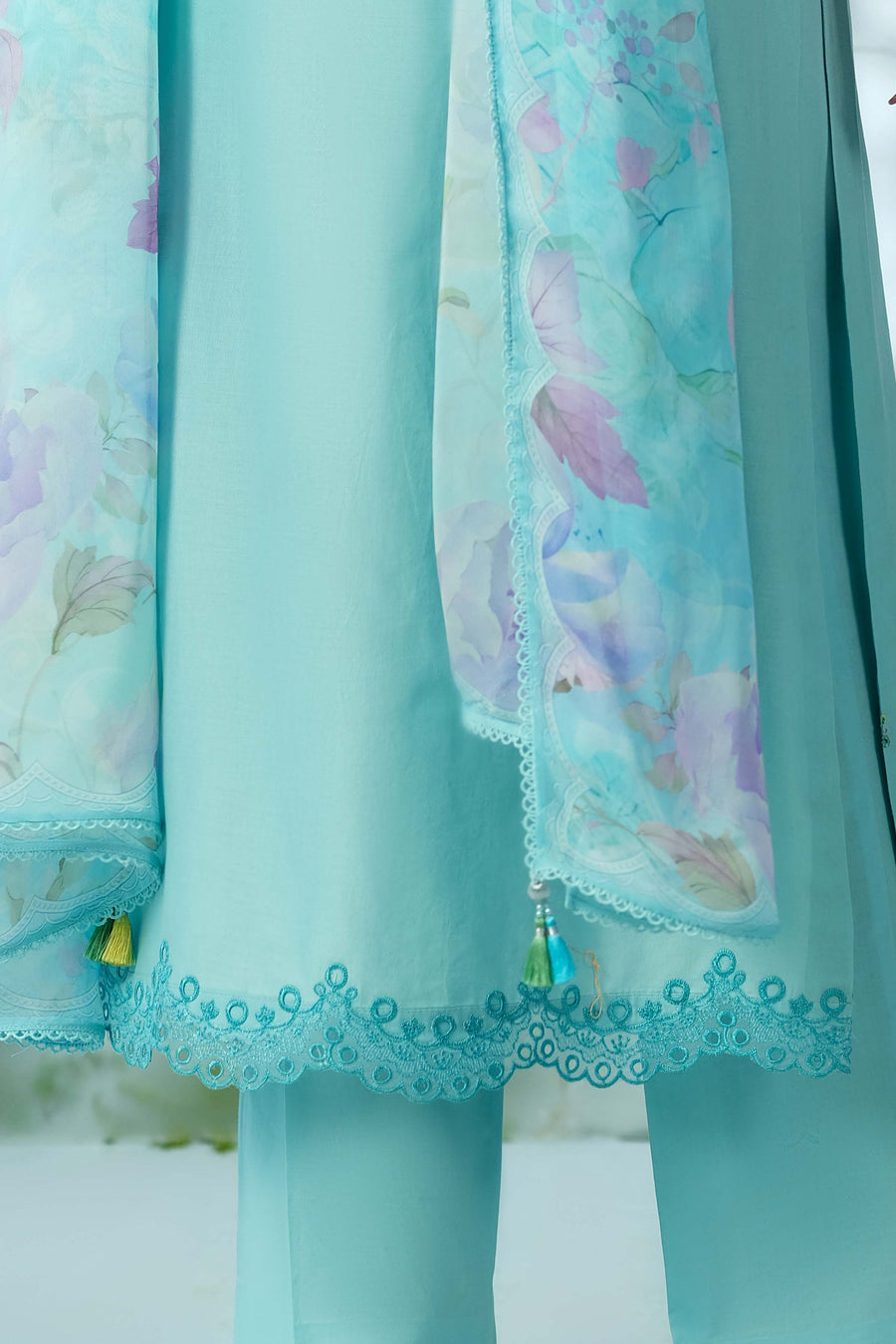 LAWN | EMBROIDERED - Pehnaawaa