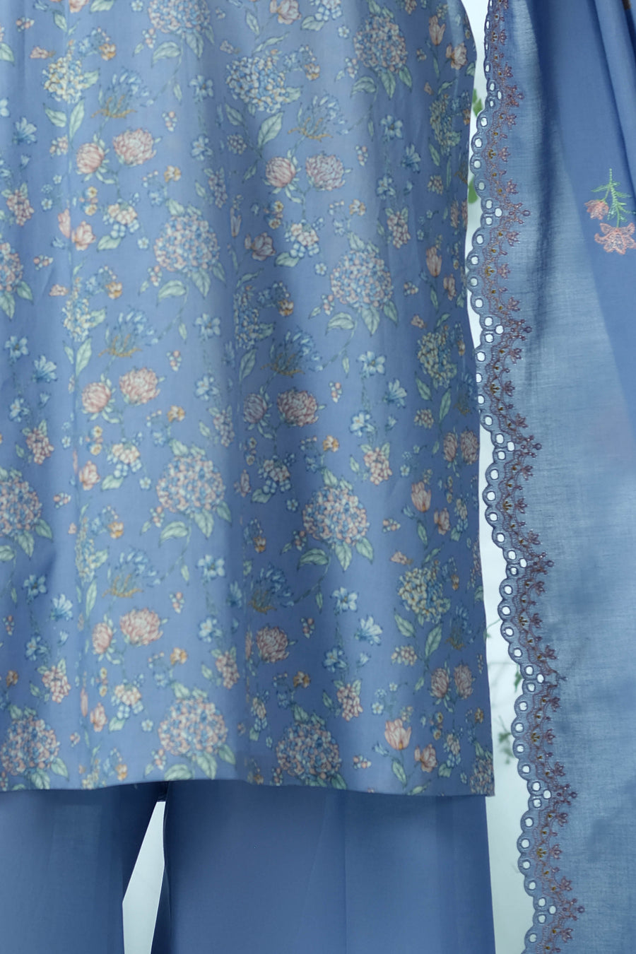 LAWN | EMBROIDERED - Pehnaawaa