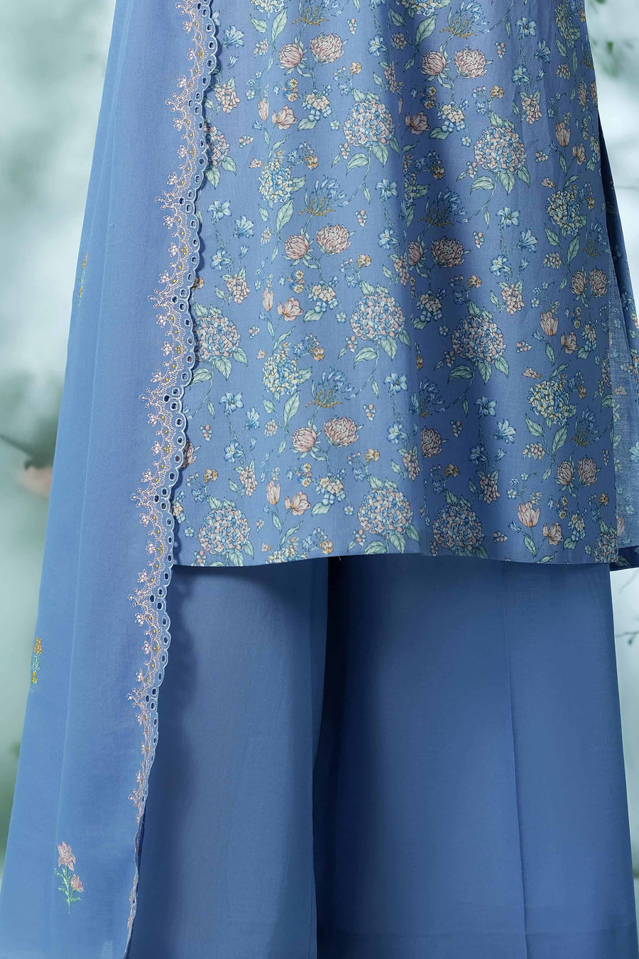 LAWN | EMBROIDERED - Pehnaawaa