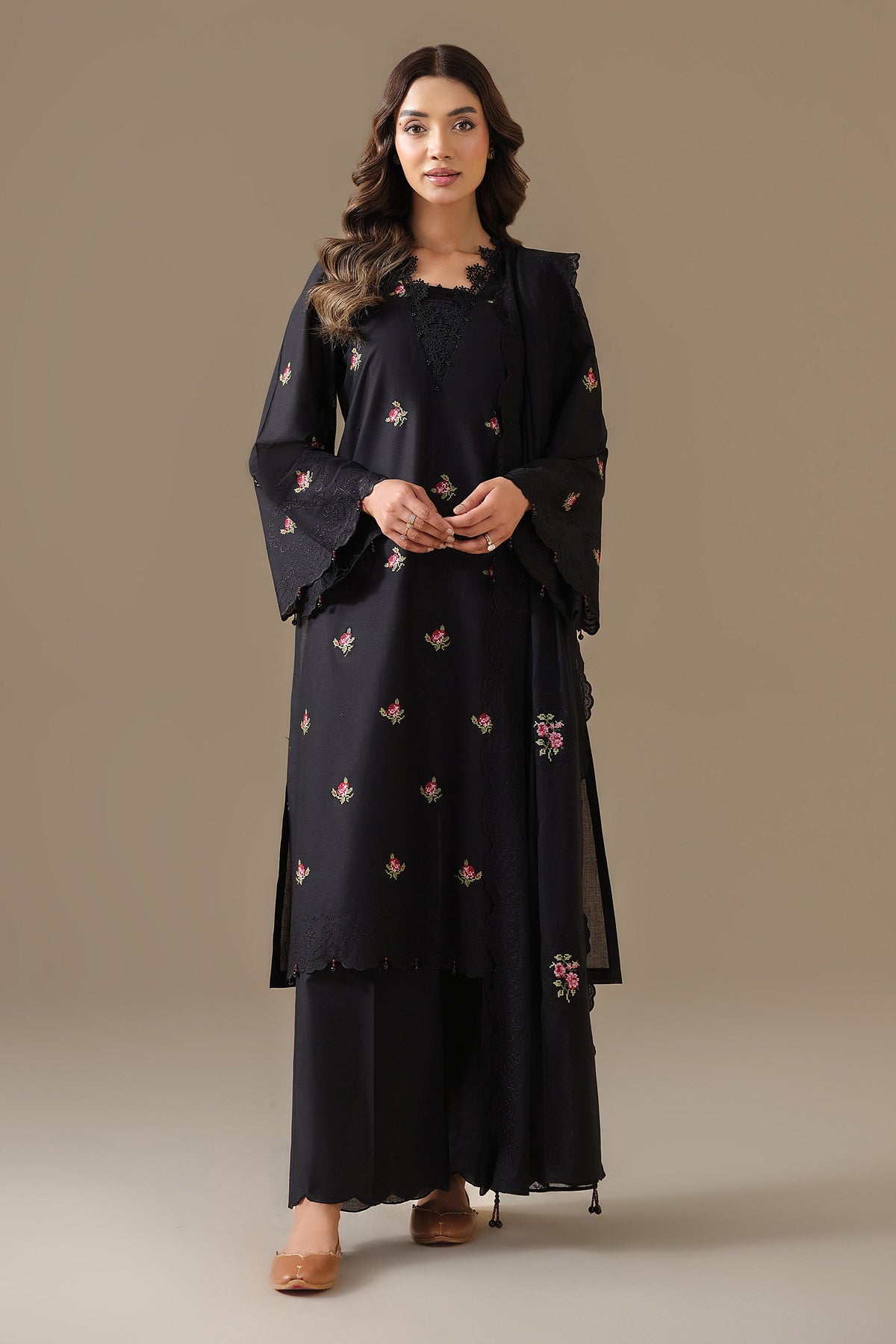 LAWN | EMBROIDERED