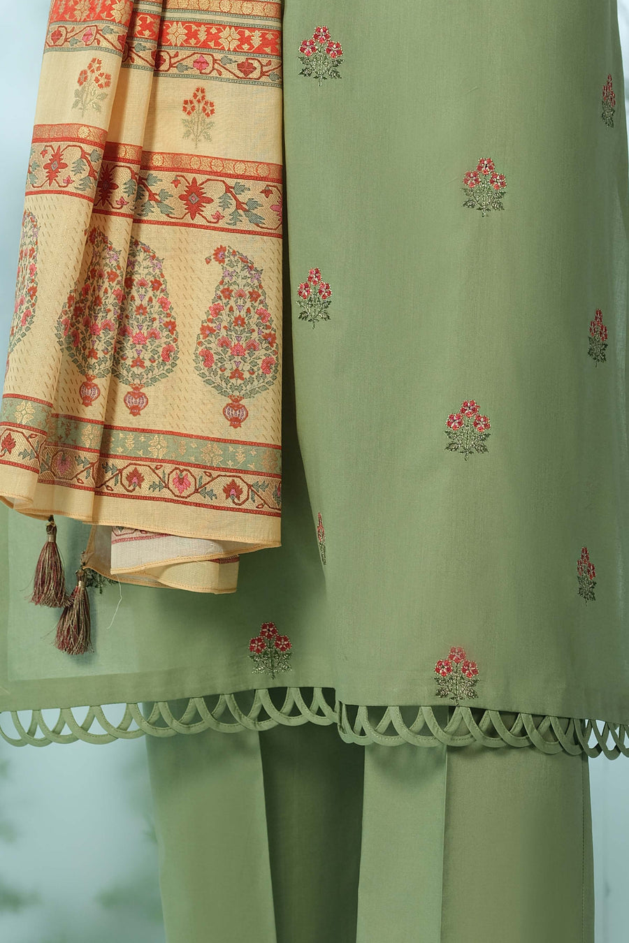 LAWN | EMBROIDERED - Pehnaawaa