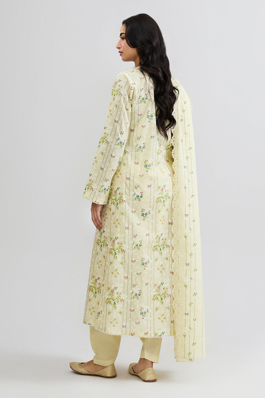 LAWN | EMBROIDERED - Pehnaawaa