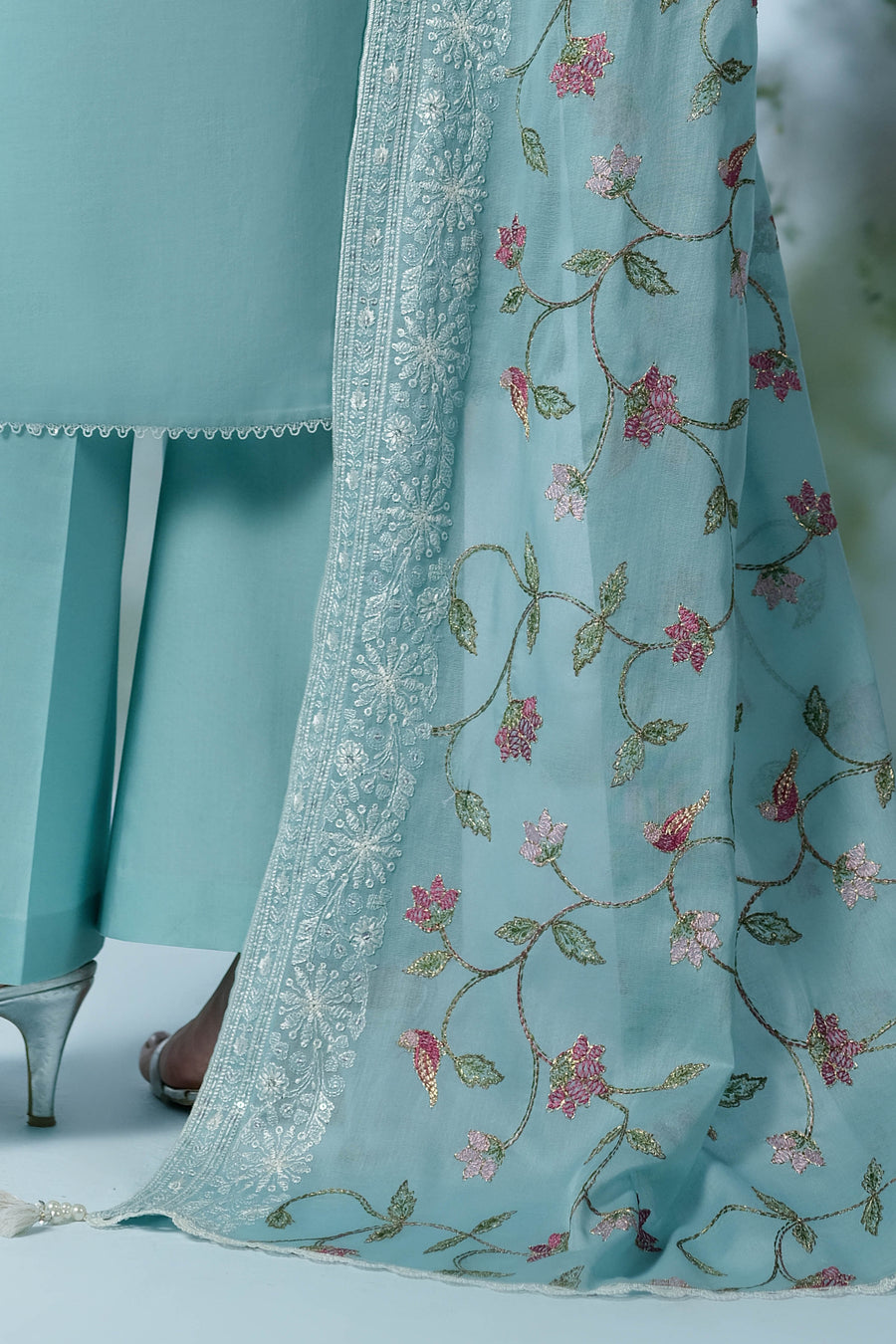 LAWN | EMBROIDERED - Pehnaawaa