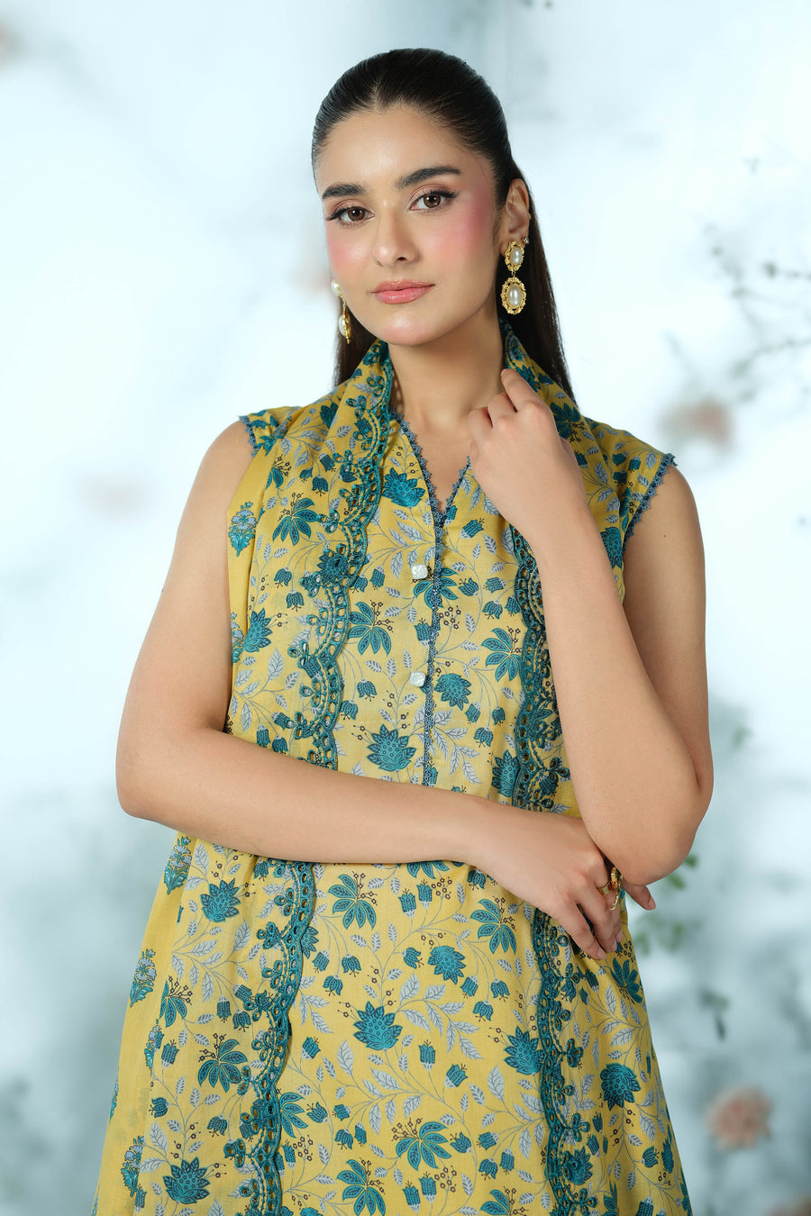 LAWN | EMBROIDERED - Pehnaawaa