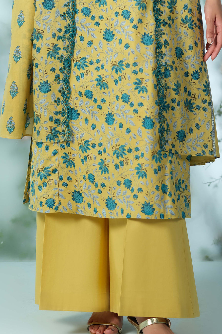 LAWN | EMBROIDERED - Pehnaawaa