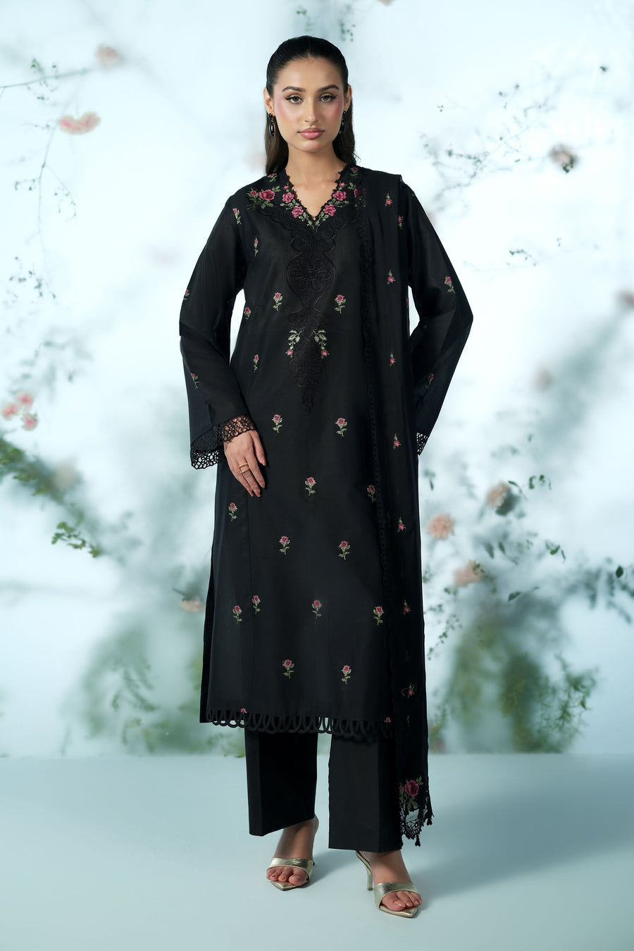 LAWN | EMBROIDERED - Pehnaawaa