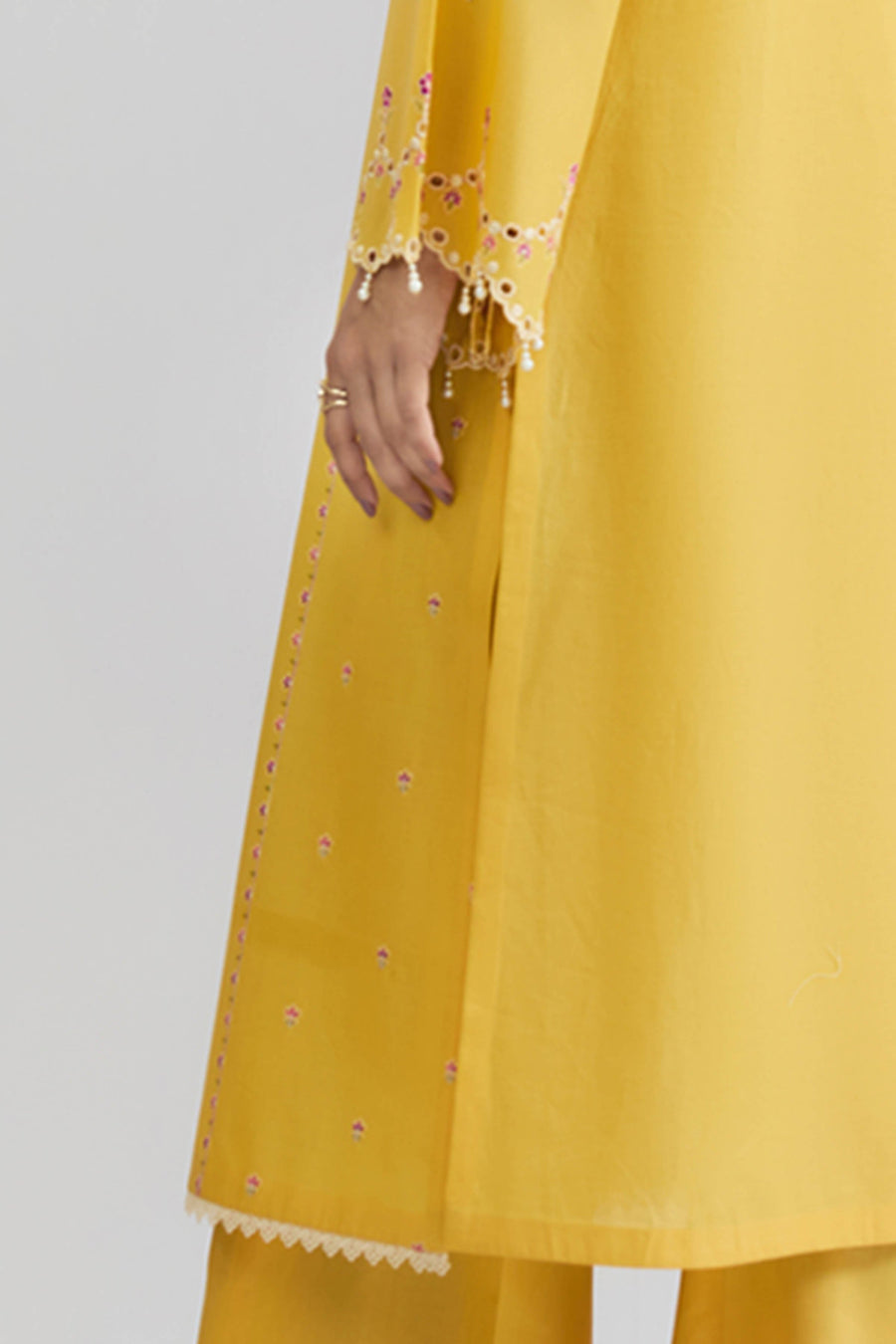 LAWN | EMBROIDERED - Pehnaawaa