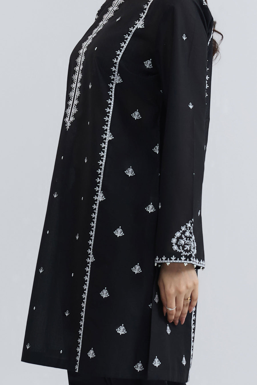 LAWN | EMBROIDERED - Pehnaawaa