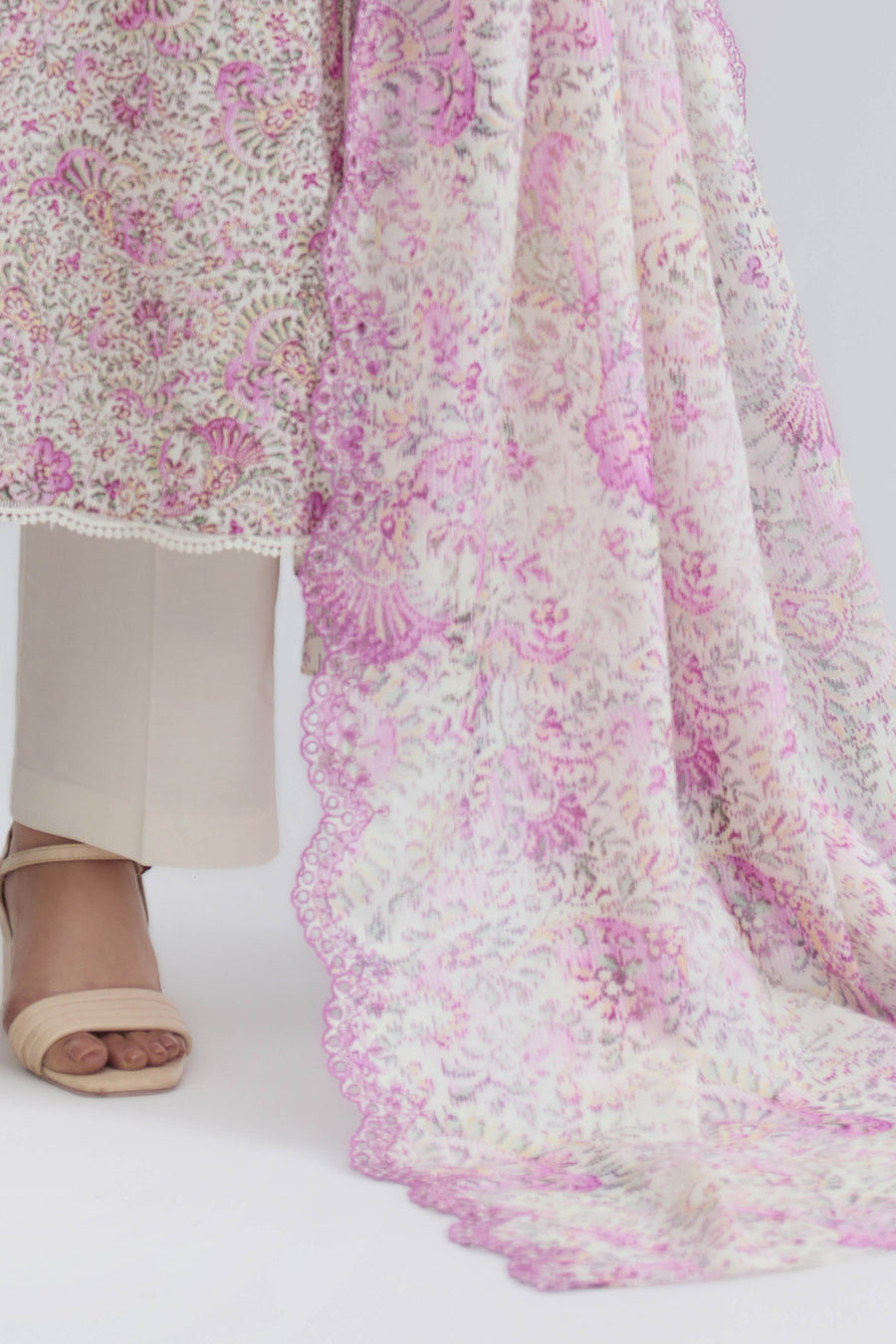 LAWN | EMBROIDERED - Pehnaawaa