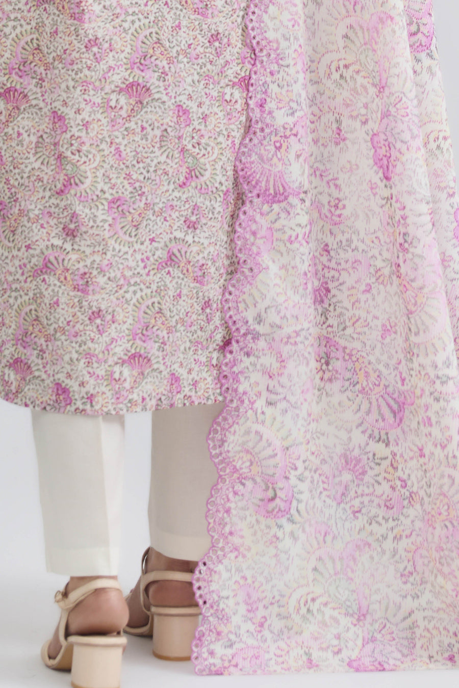 LAWN | EMBROIDERED - Pehnaawaa