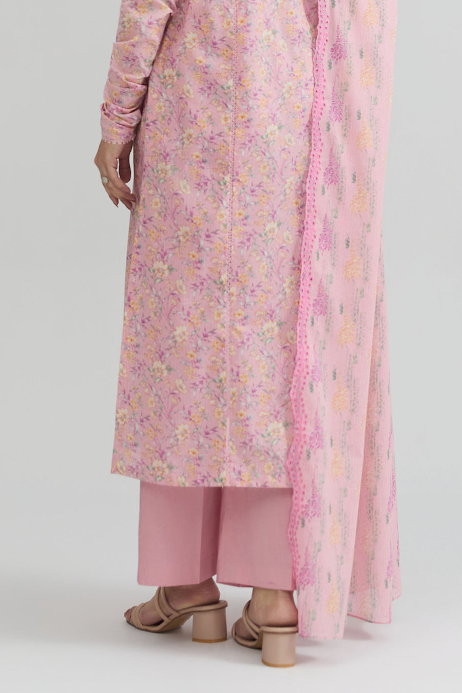 LAWN | EMBROIDERED - Pehnaawaa