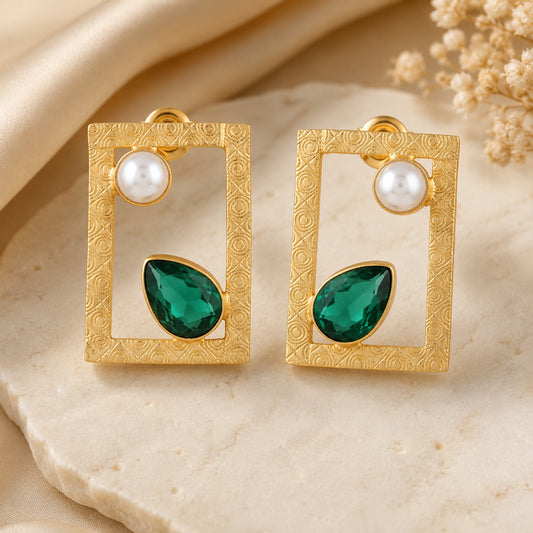 Emerald Green Kundan Pearl Geometric Gold Earrings