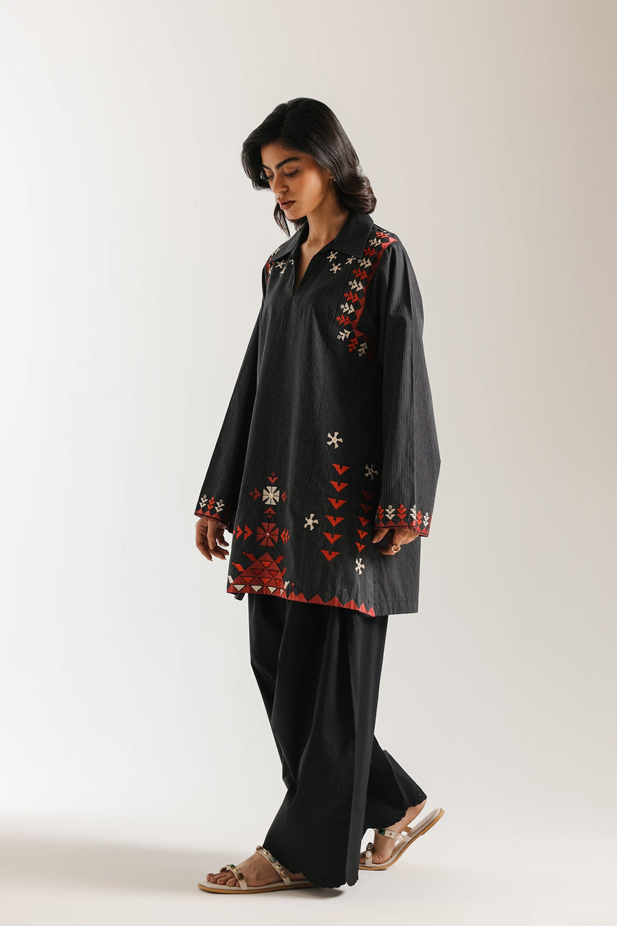 EMBROIDERED KURTI (E7951/102/902) - Pehnaawaa