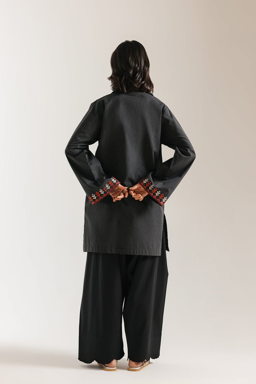 EMBROIDERED KURTI (E7951/102/902) - Pehnaawaa