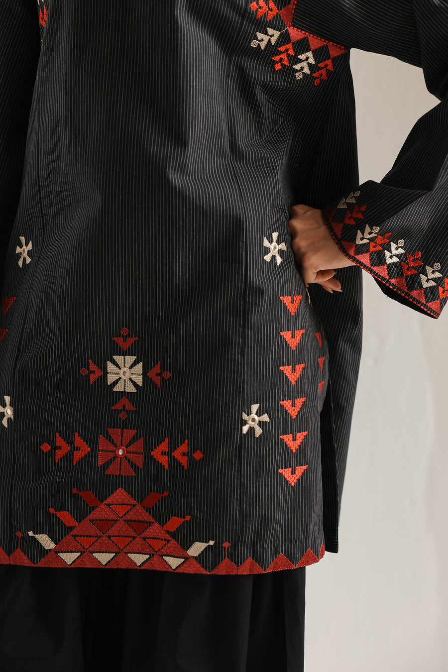 EMBROIDERED KURTI (E7951/102/902) - Pehnaawaa