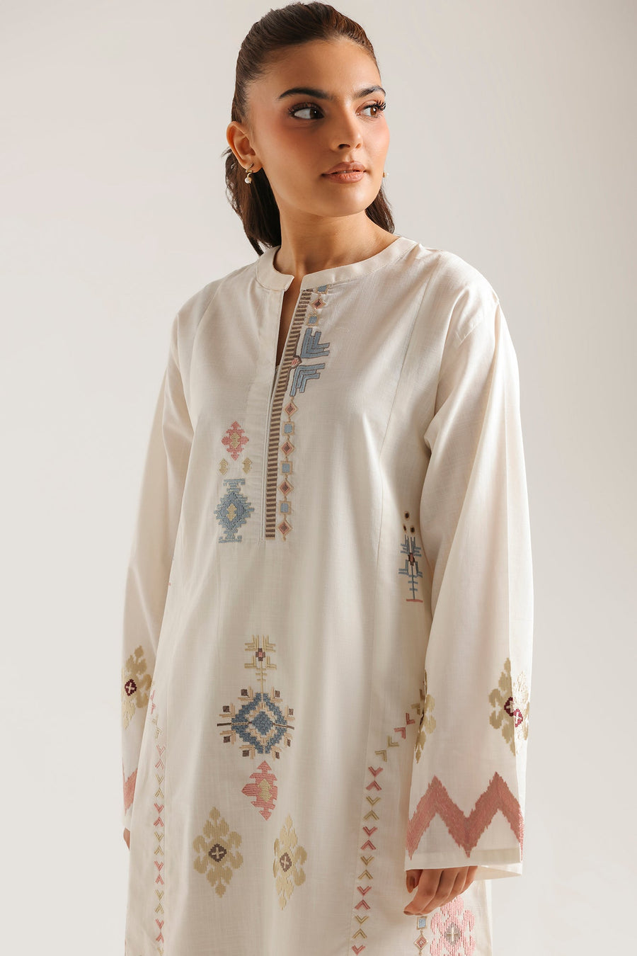 EMBROIDERED SHIRT (E9202/102/002) - Pehnaawaa