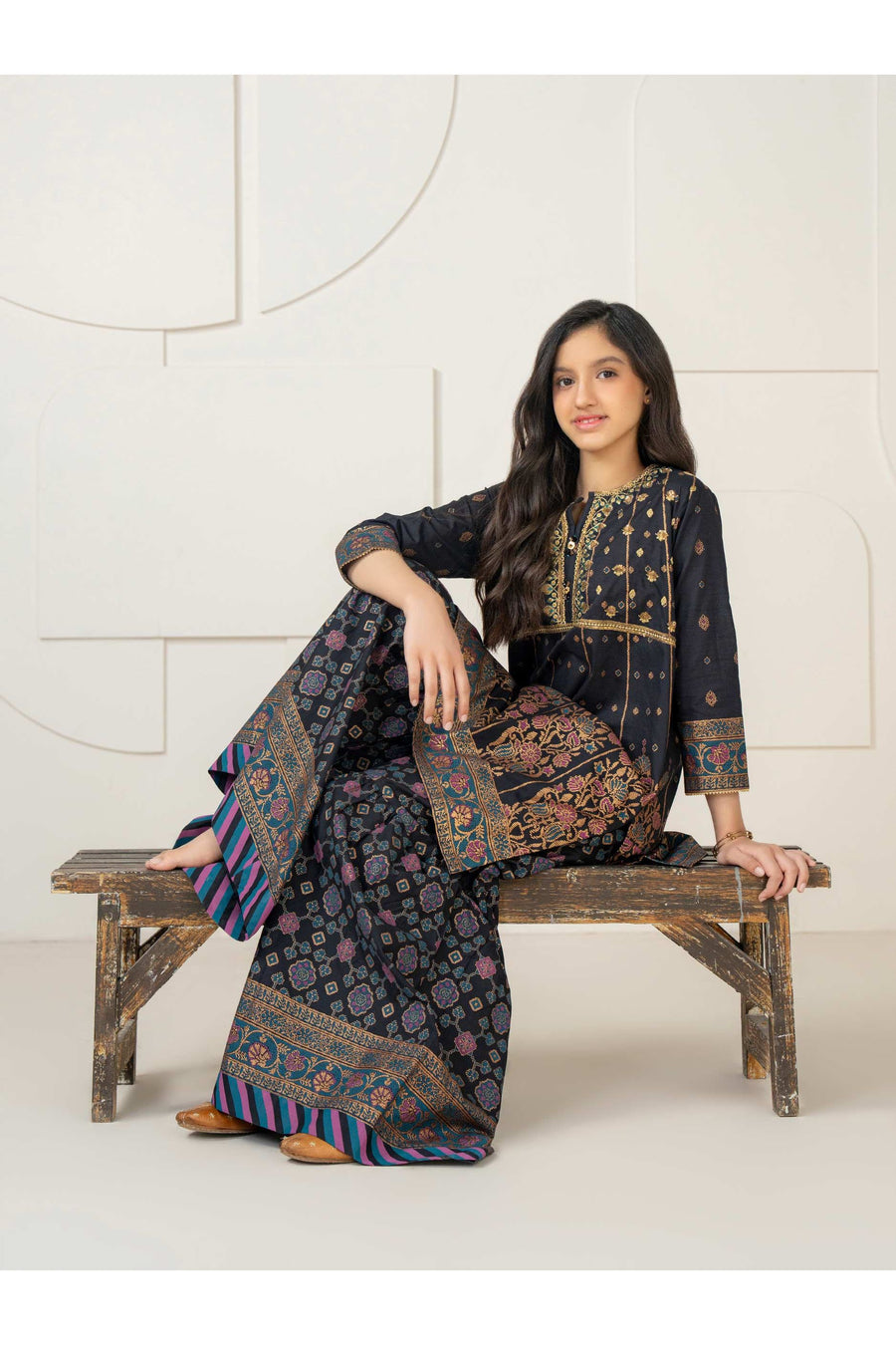 Girls Embroidered Lawn Suit Set - Pehnaawaa