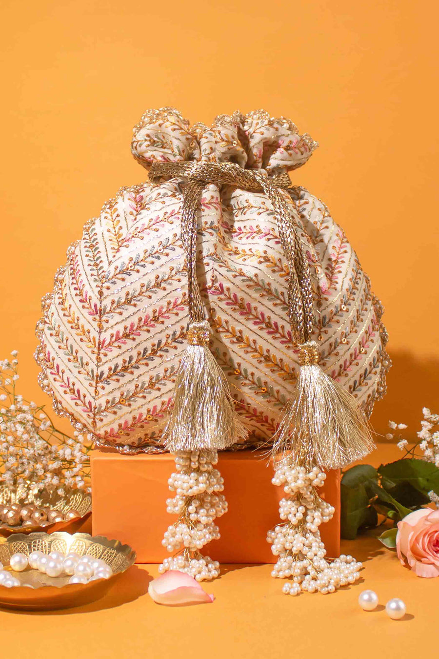 Fiza embroidered Potli - Off-white