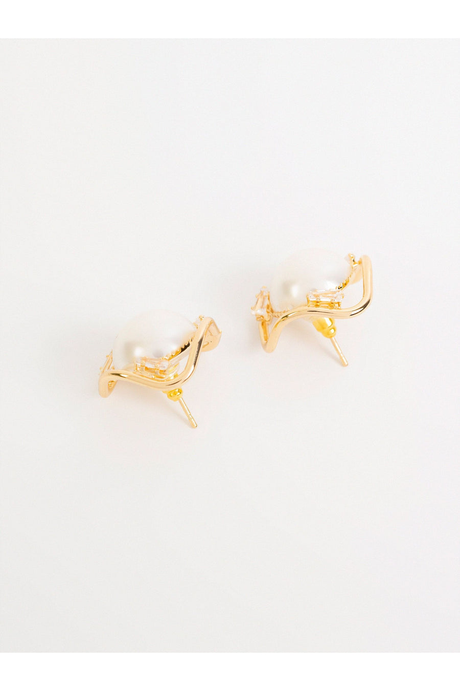 Curved Pearl Studs for Timeless Elegance