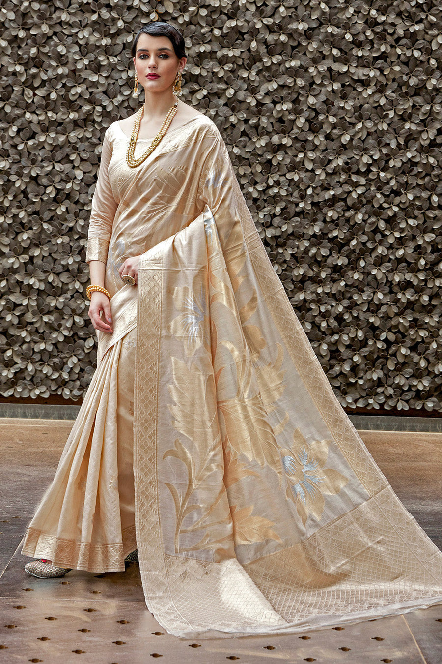 Grand Golden Banarasi Saree - Pehnaawaa