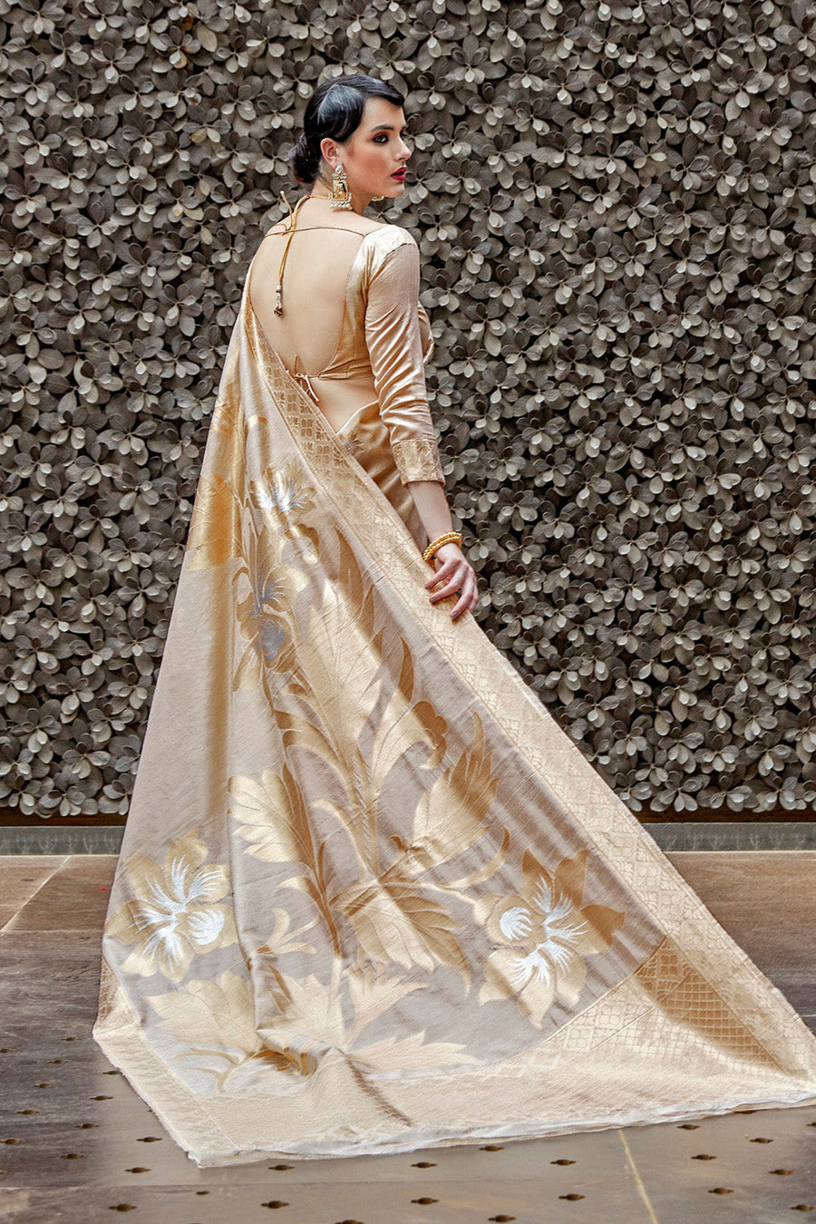Grand Golden Banarasi Saree - Pehnaawaa