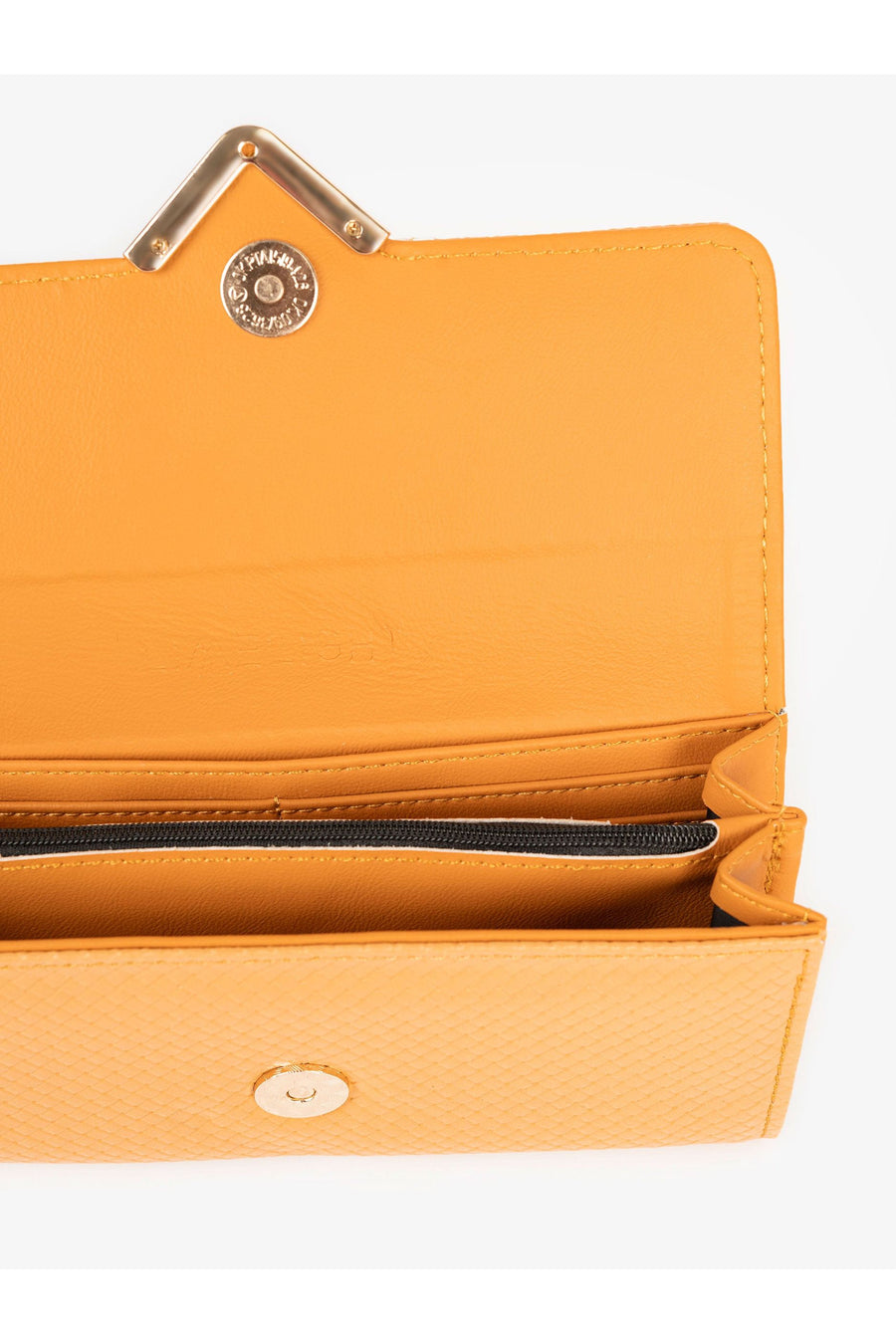 Textured Everyday Wallet for Luxe Style