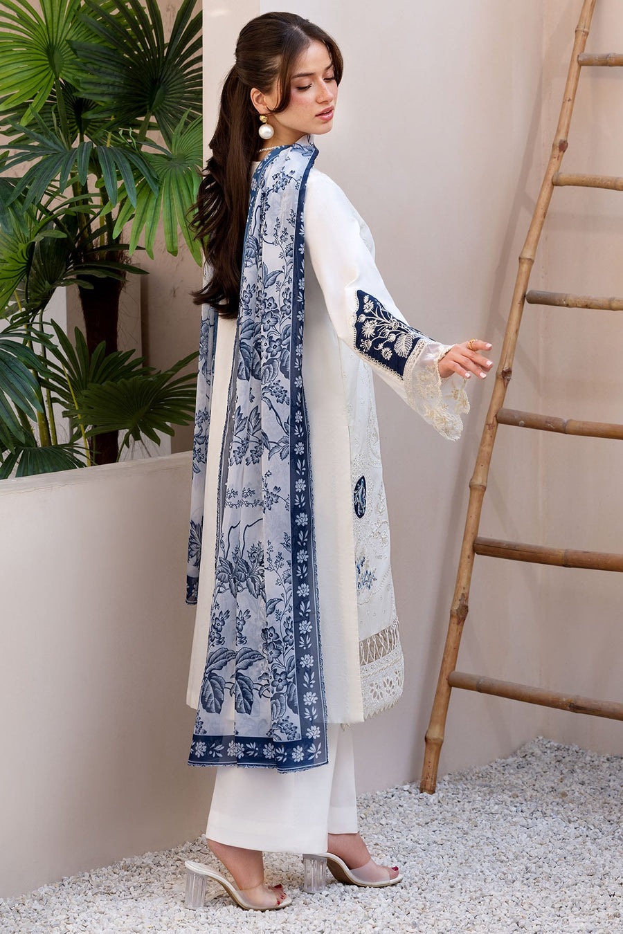 6070-MTNA EMBROIDERED LAWN STITCHED