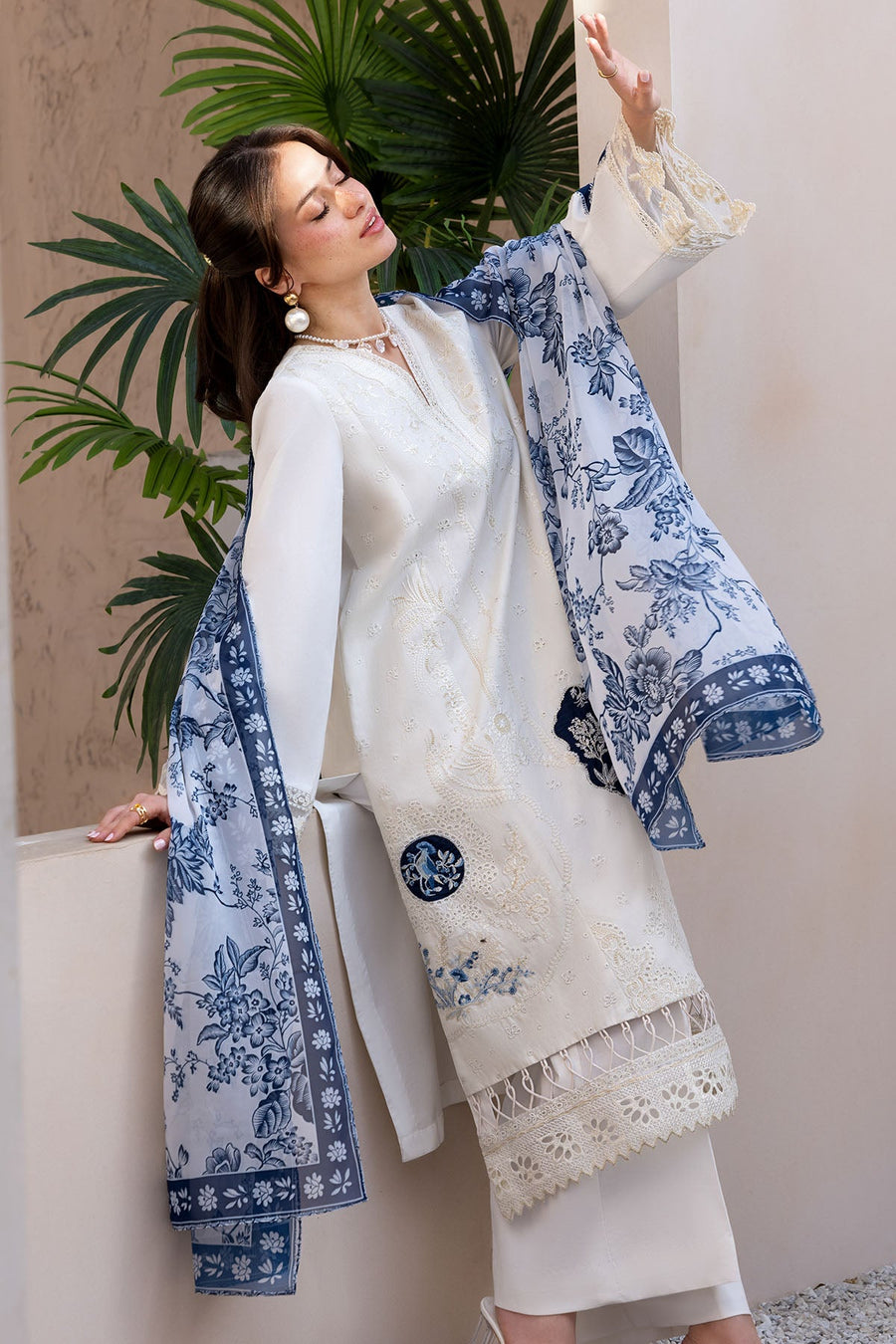6070-MTNA EMBROIDERED LAWN STITCHED