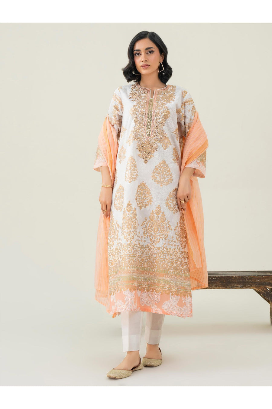 Embroidered 2 Piece Lawn Suit for Summer Fun
