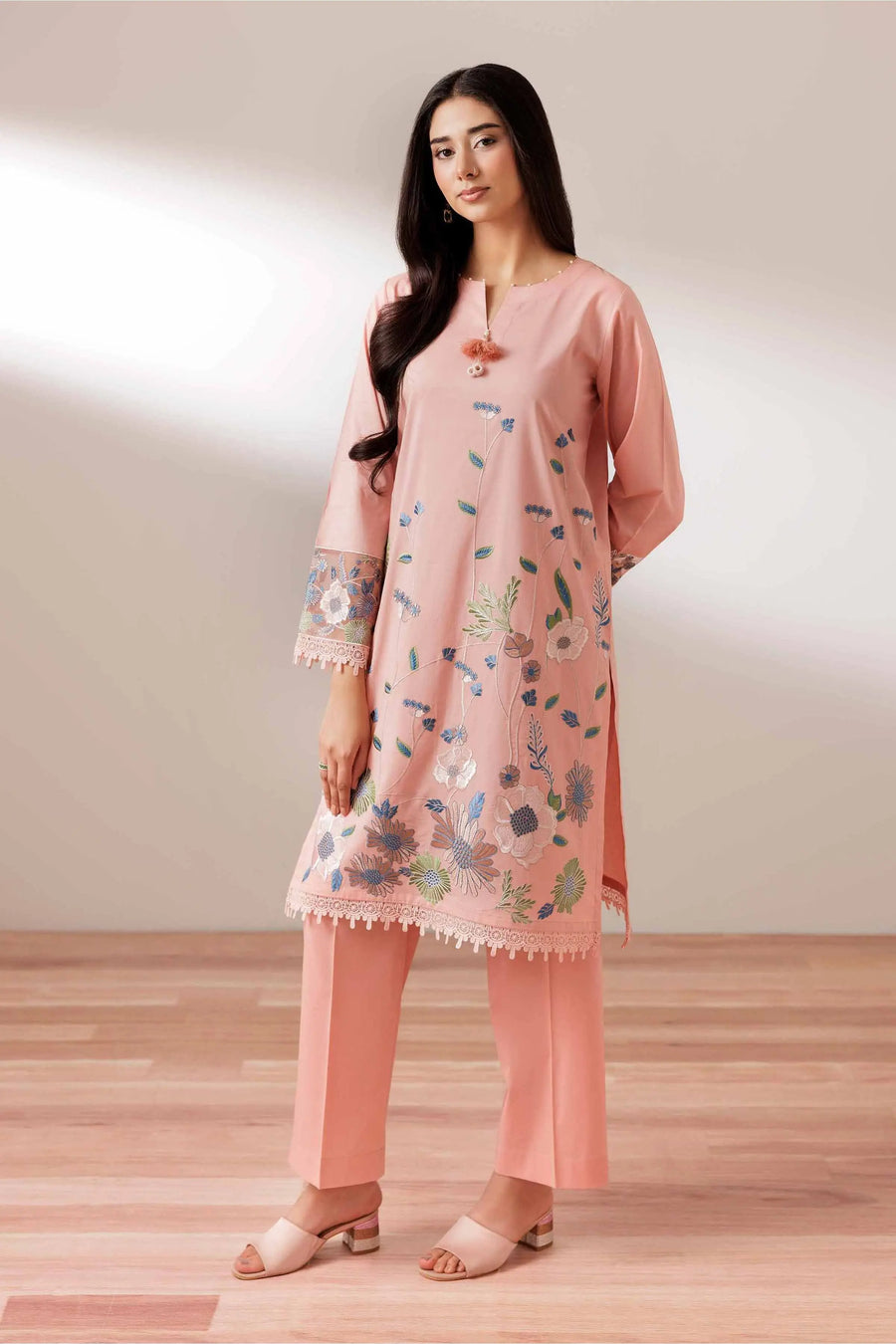Stylish Embroidered 2-Piece Suit Set