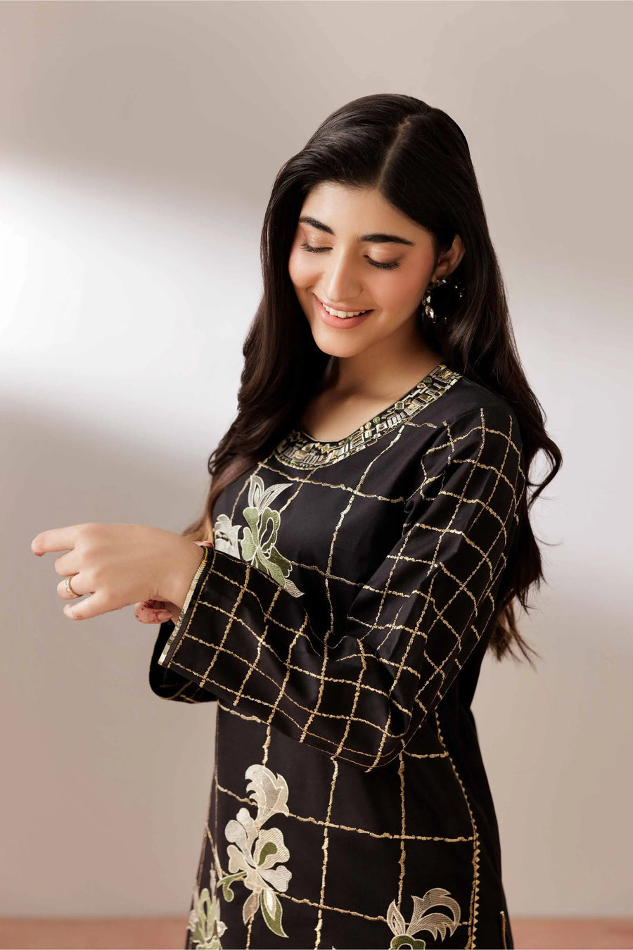 Chic Embroidered 2-Piece Suit Set for You